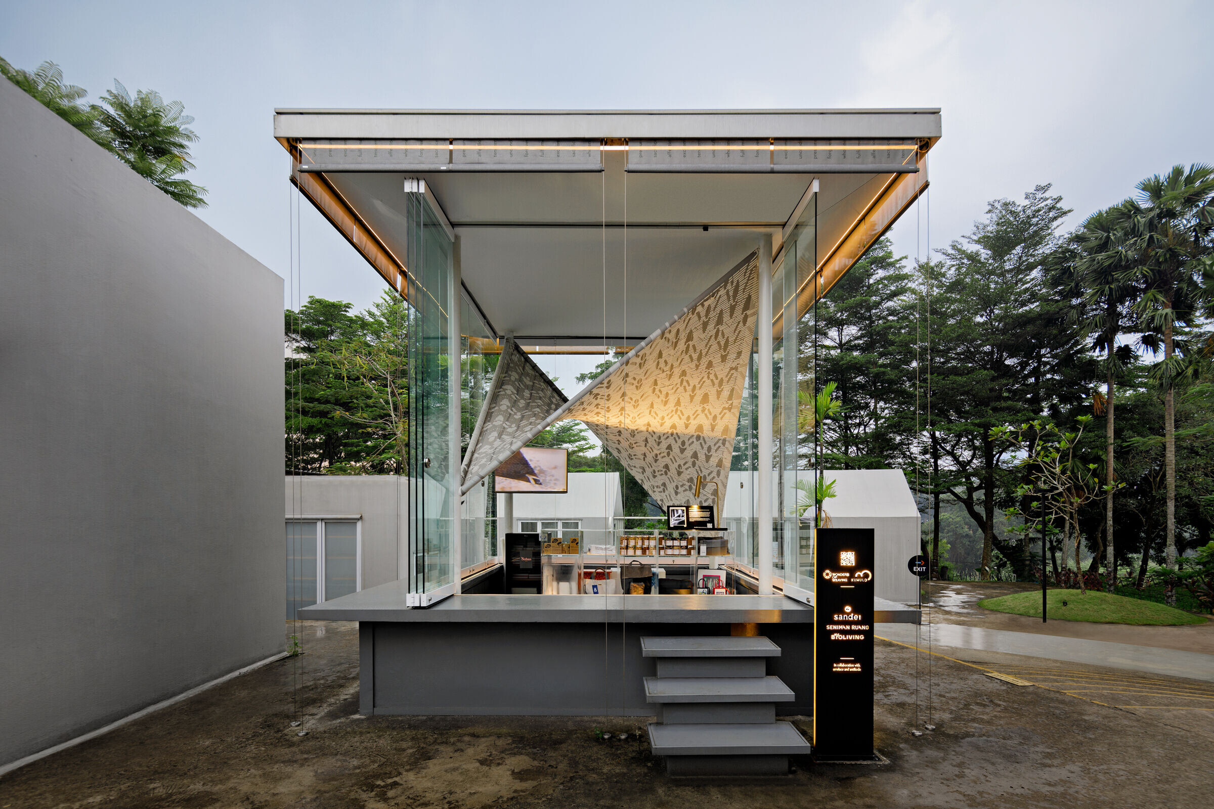 https://archello.com/story/112000/attachments/photos-videos/17 photo_credit Mario Wibowo