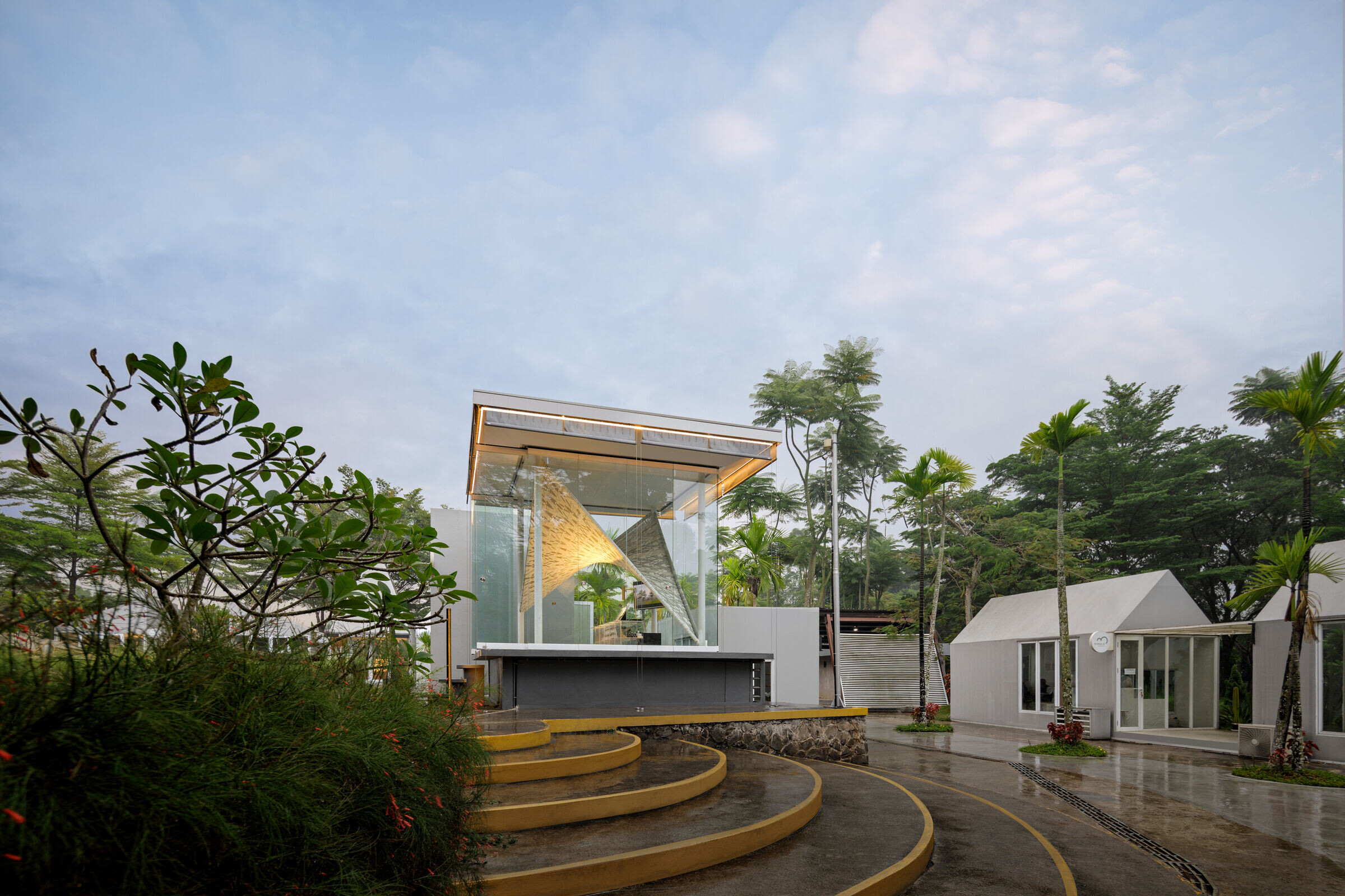 https://archello.com/story/112000/attachments/photos-videos/18 photo_credit Mario Wibowo