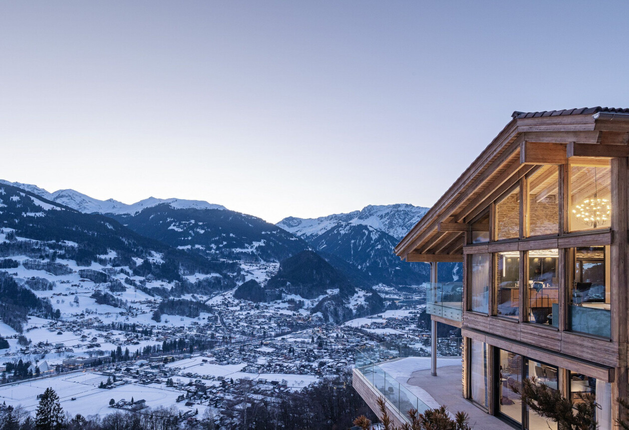 Chalet D by monovolume architecture + design brings new life to alpine architecture