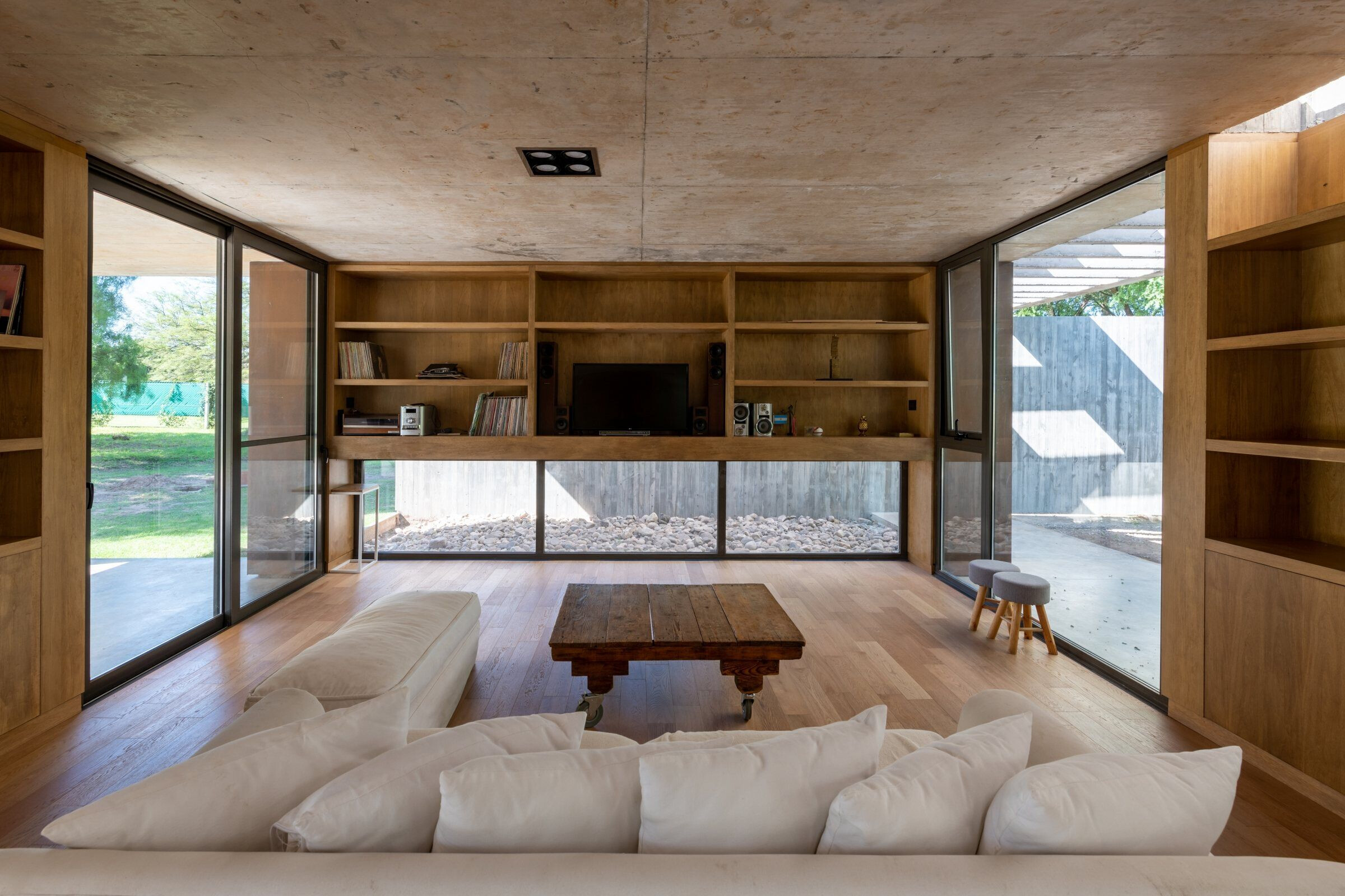 https://archello.com/story/112320/attachments/photos-videos/80 photo_credit Arch: Gonzalo Viramonte