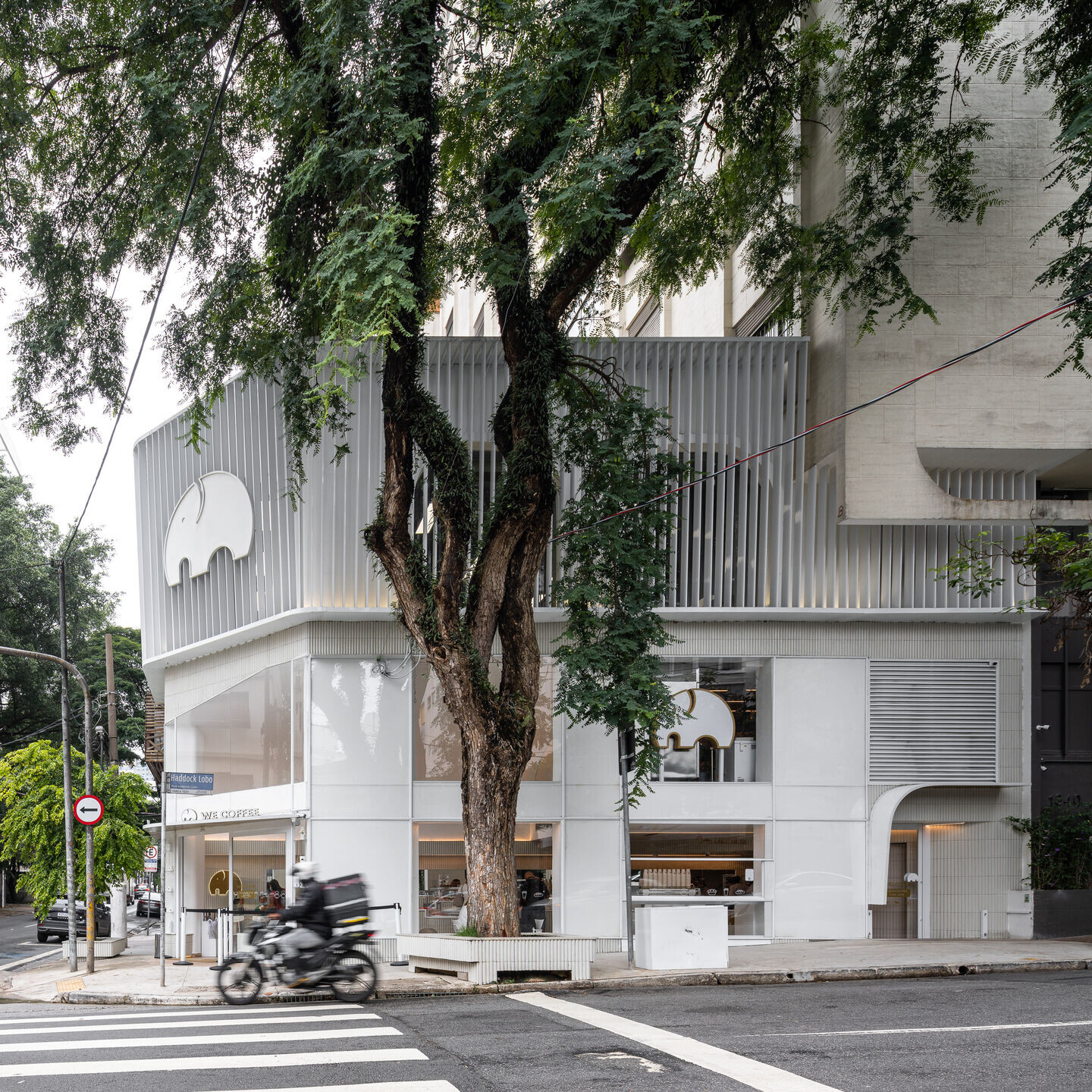 https://archello.com/story/112395/attachments/photos-videos/11 photo_credit Manuel Sá