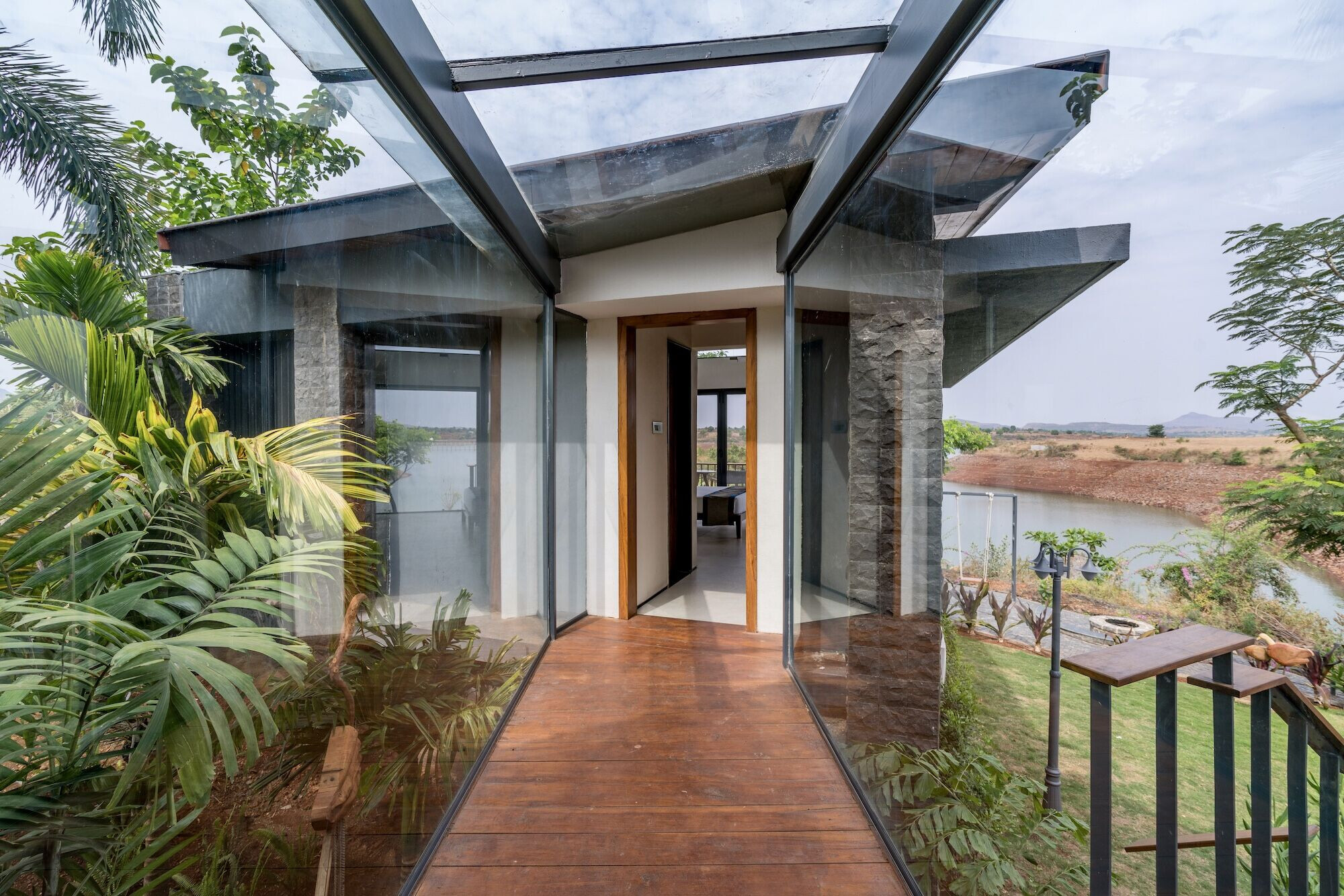 https://archello.com/story/112594/attachments/photos-videos/21 photo_credit Maulik Patel, Inclined studio