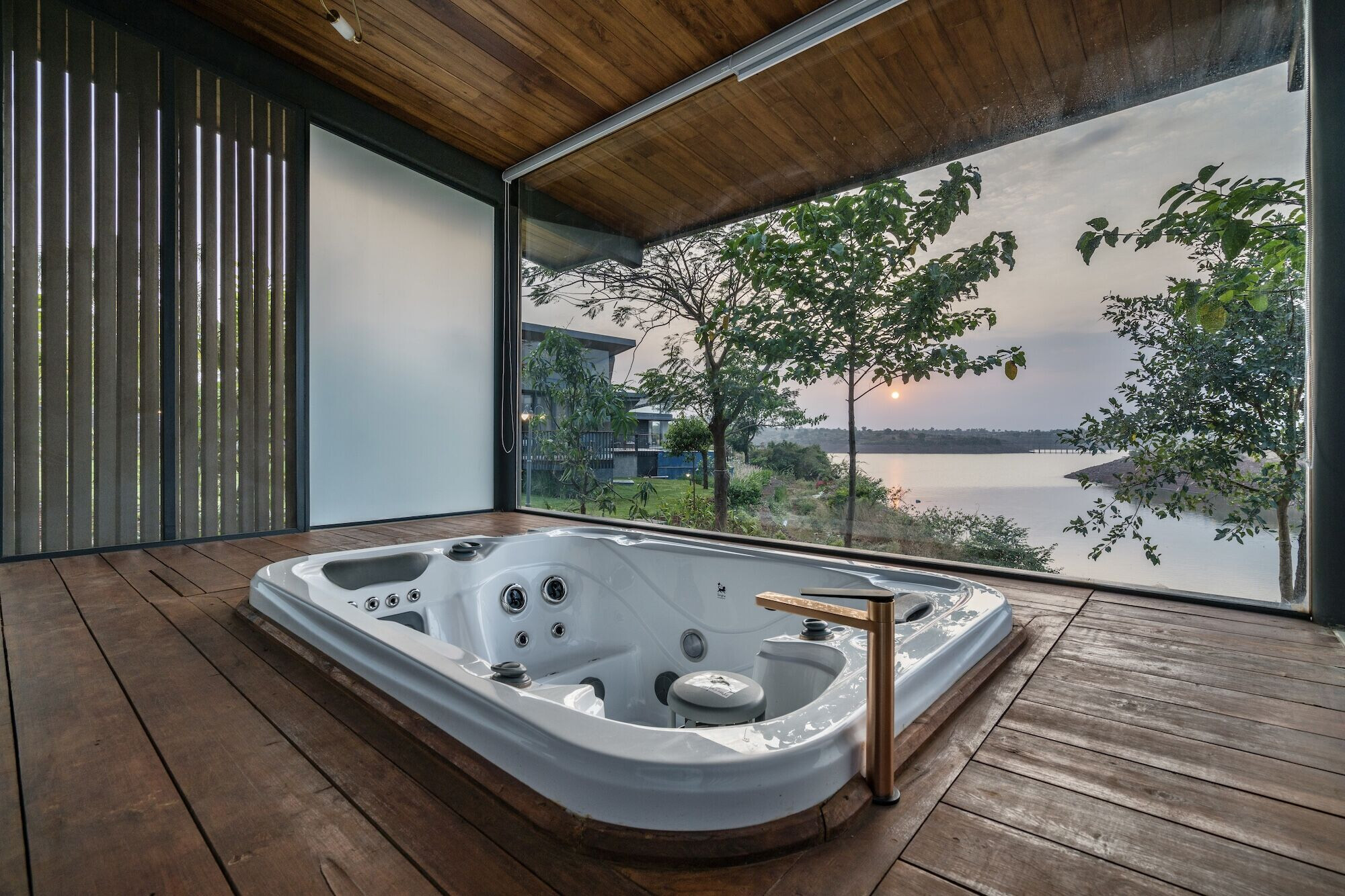 https://archello.com/story/112594/attachments/photos-videos/37 photo_credit Maulik Patel, Inclined studio