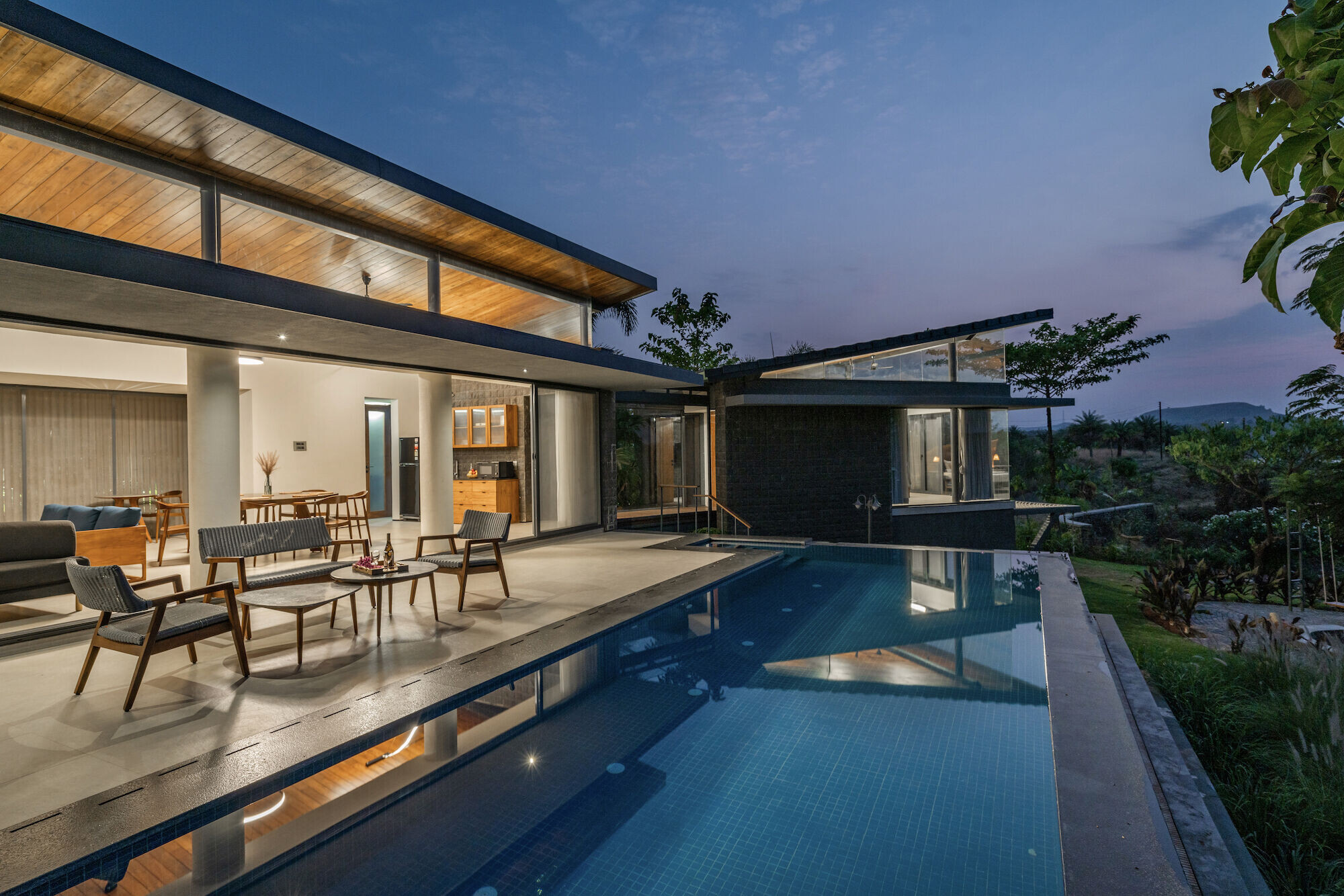 https://archello.com/story/112594/attachments/photos-videos/43 photo_credit Maulik Patel, Inclined studio
