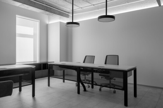 Hight-tech office, Radical design