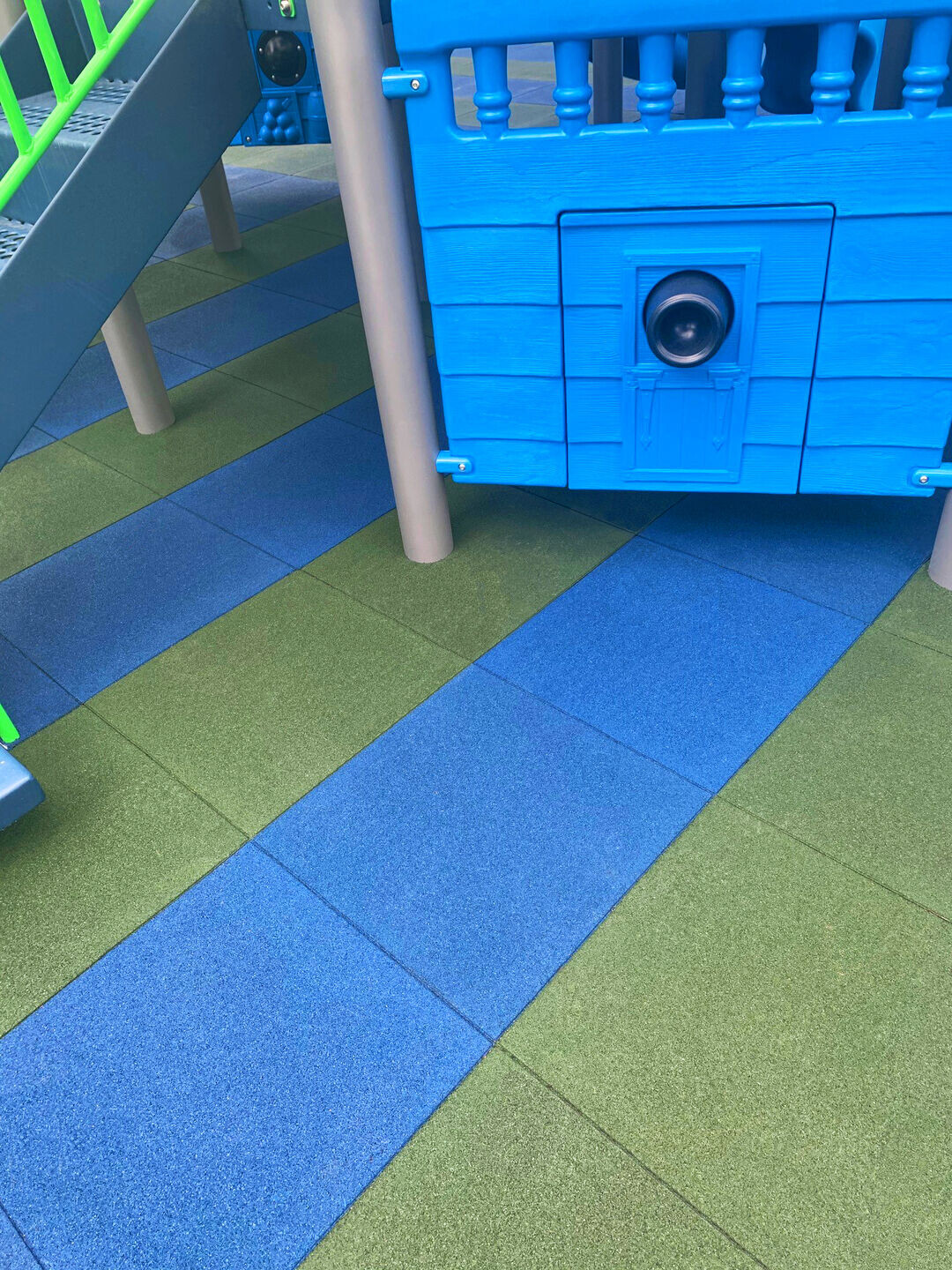 https://archello.com/story/112605/attachments/photos-videos/9 photo_credit © sofSURFACES Inc.
