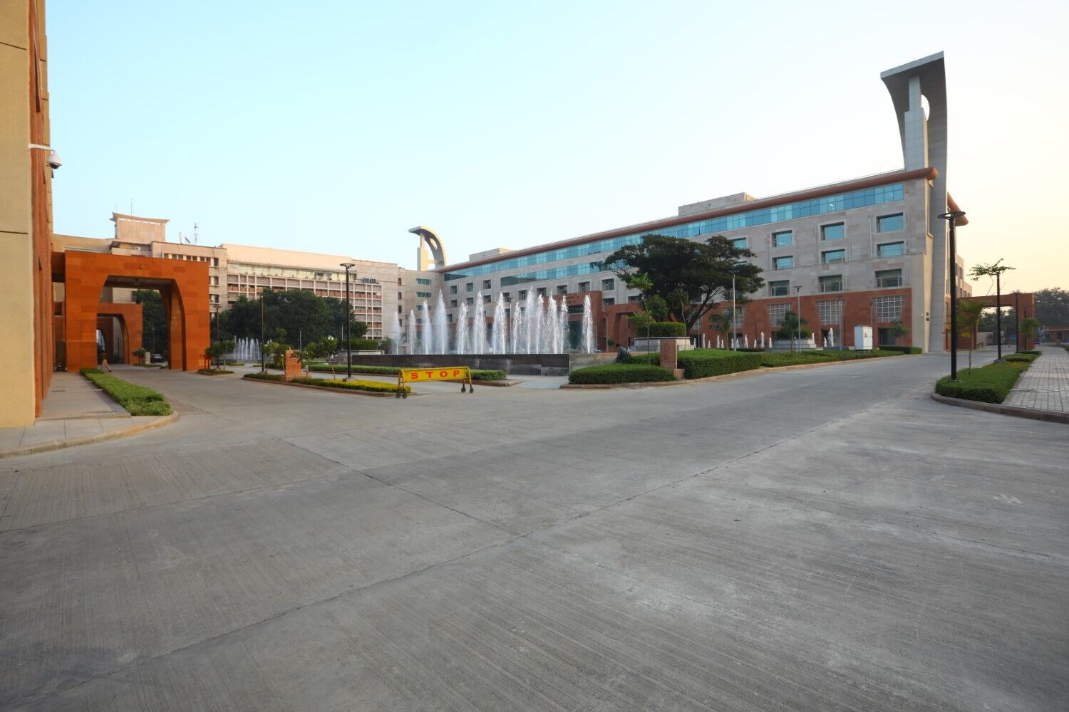 https://archello.com/story/112672/attachments/photos-videos/5 photo_credit VALLABH BHAWAN