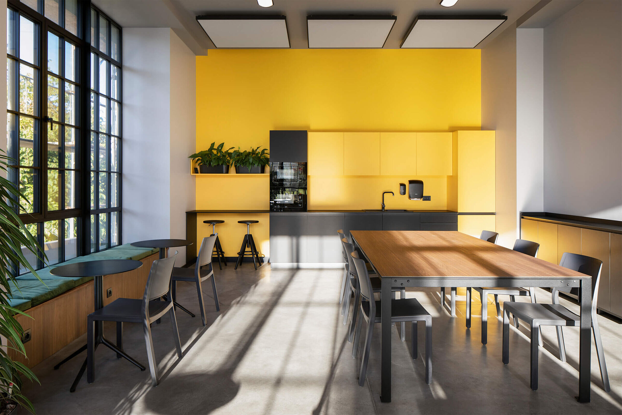 https://archello.com/story/112722/attachments/photos-videos/17 photo_credit Minko Minev