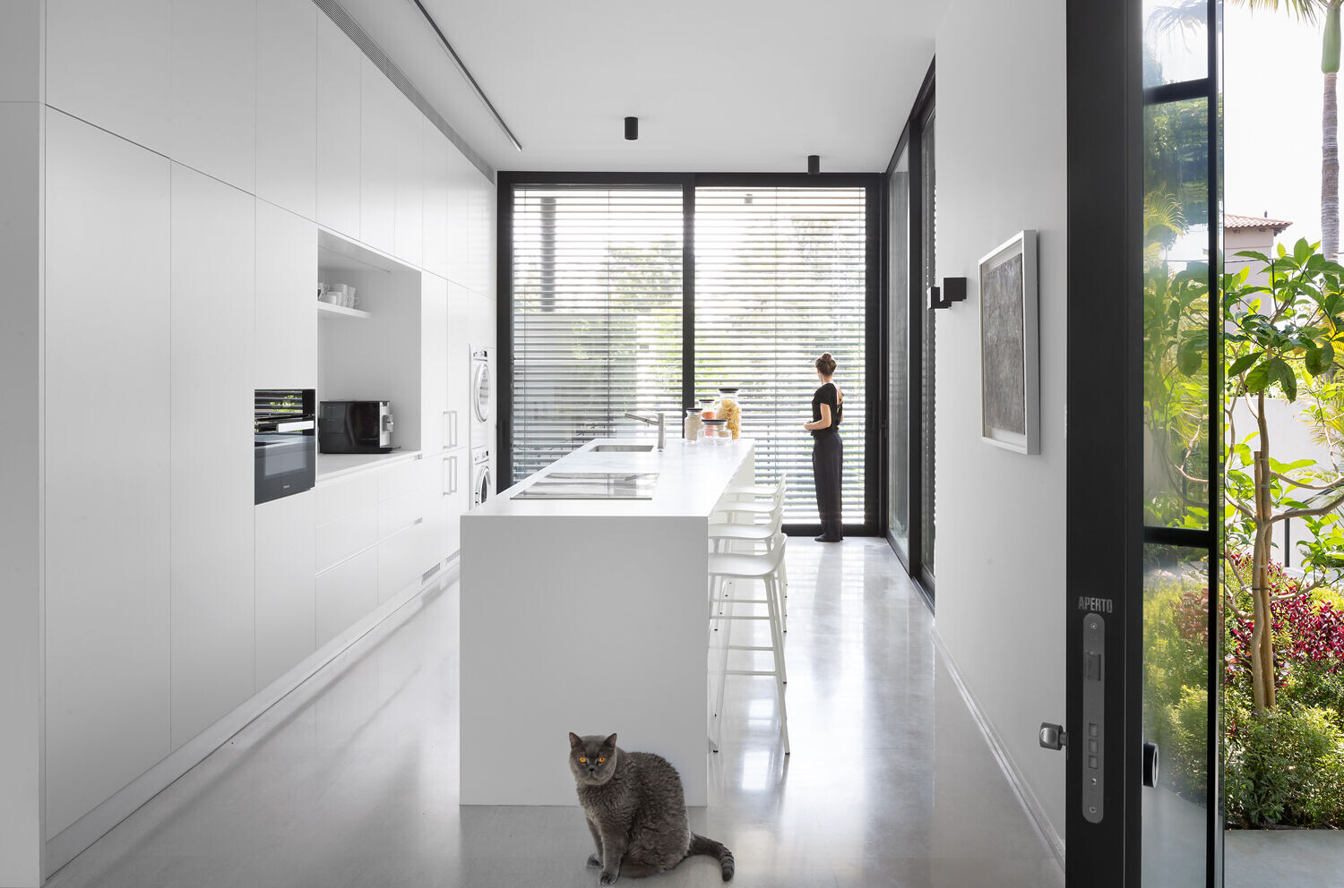 https://archello.com/story/112615/attachments/photos-videos/4 photo_credit Shay Epstein