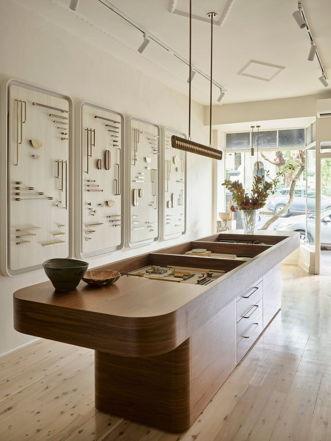 https://archello.com/story/112904/attachments/photos-videos/15 photo_credit Shot by Anson Smart. Styled by Claire Delmar