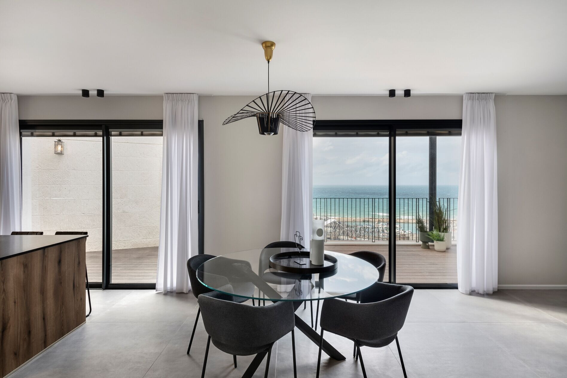 https://archello.com/story/113075/attachments/photos-videos/20 photo_credit Oded Smadar