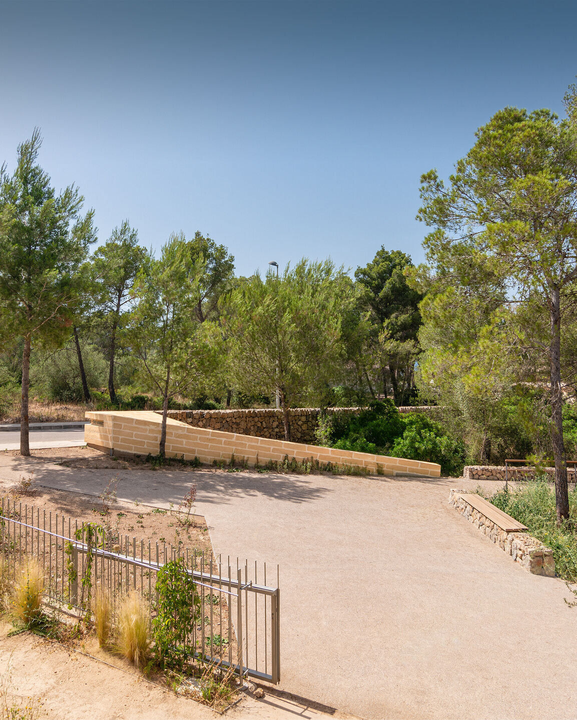 https://archello.com/story/113070/attachments/photos-videos/7 photo_credit Lluís Bort