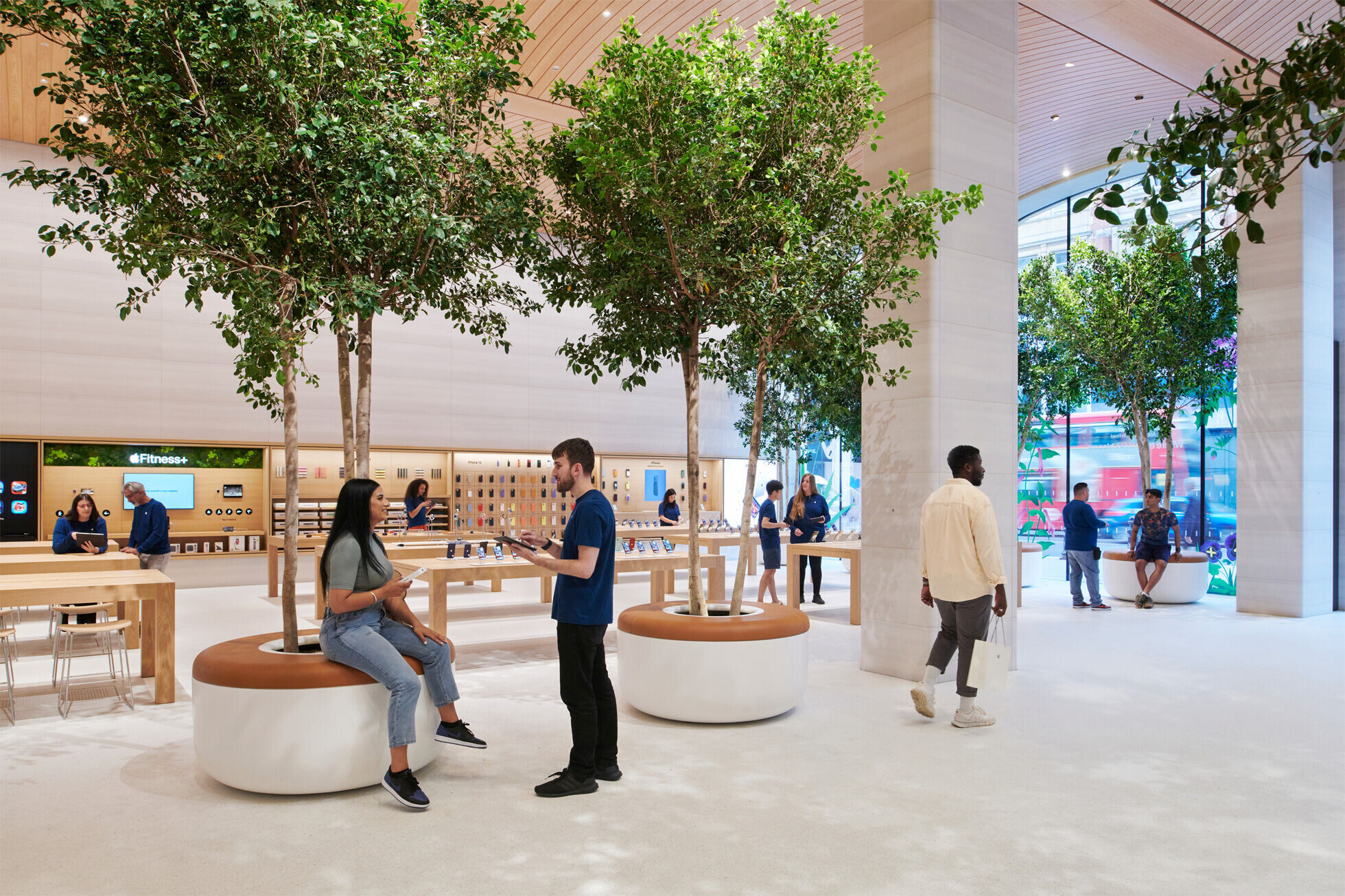 https://archello.com/story/113207/attachments/photos-videos/7 photo_credit Apple