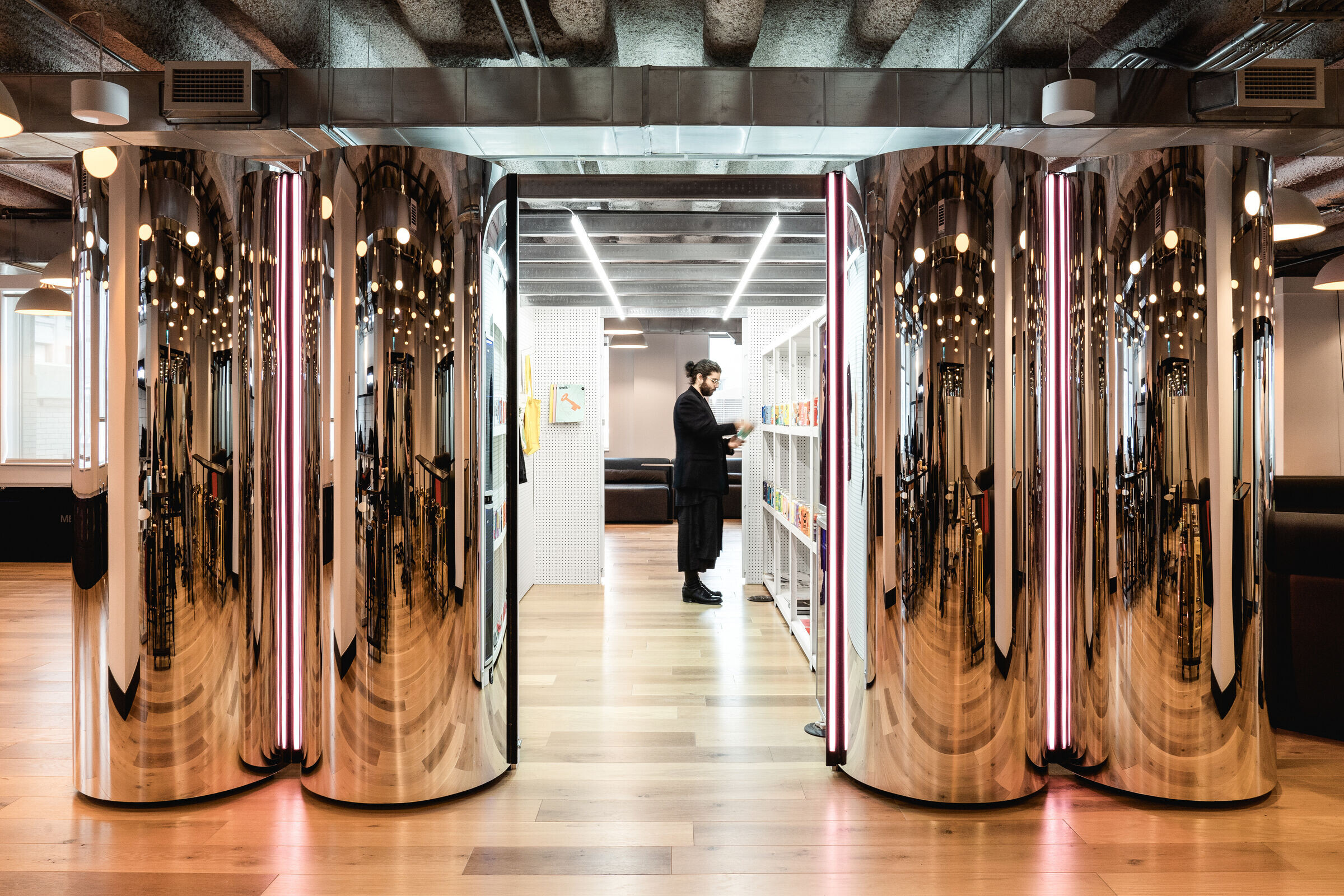 https://archello.com/story/113470/attachments/photos-videos/7 photo_credit Raphaël Thibodeau