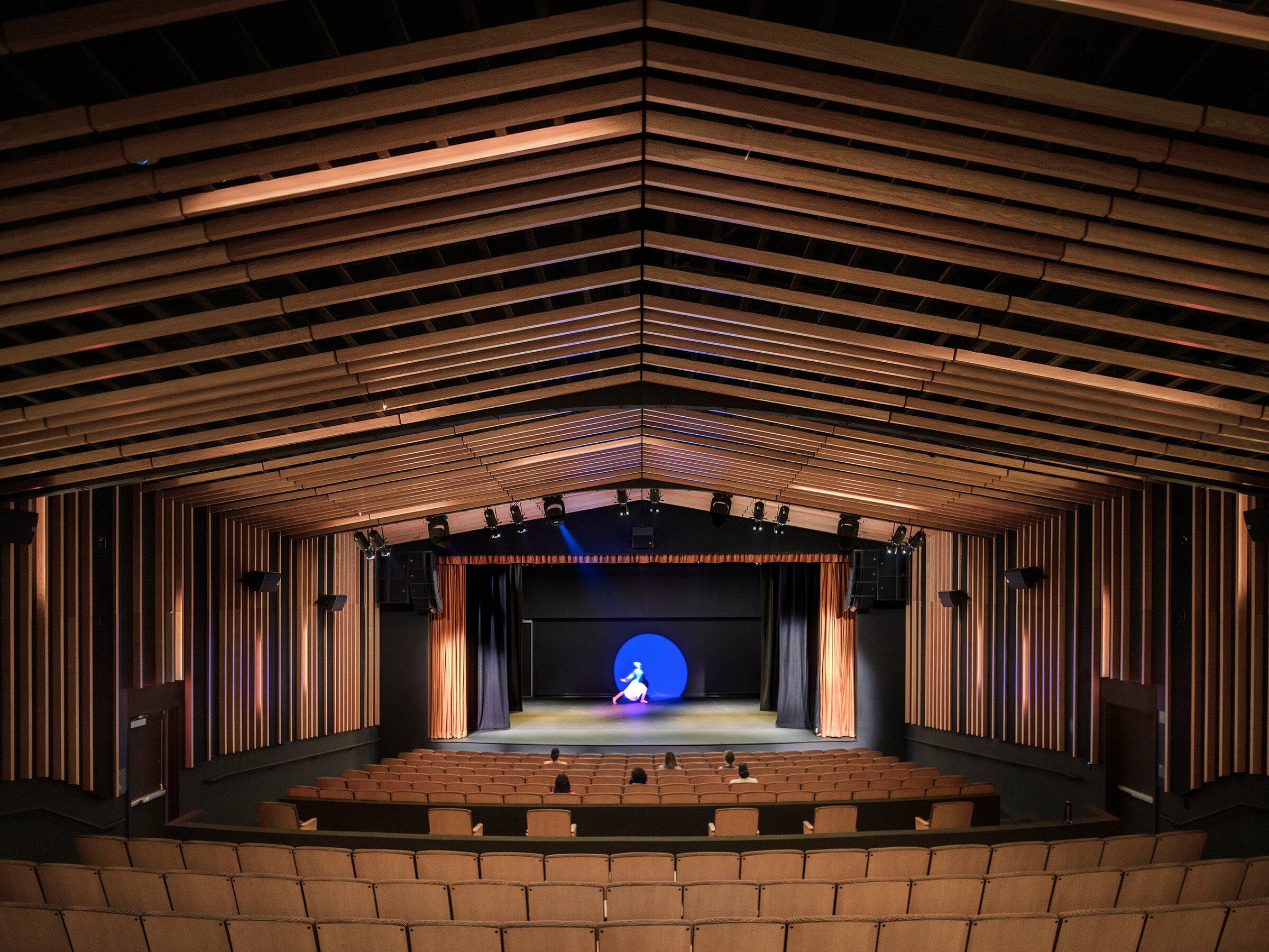 https://archello.com/story/113705/attachments/photos-videos/36 photo_credit Nic Lehoux