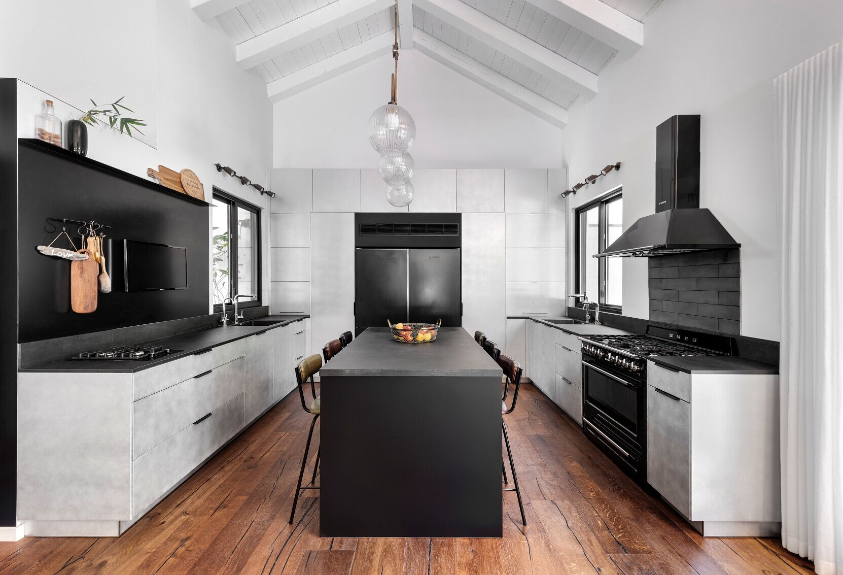 https://archello.com/story/113752/attachments/photos-videos/11 photo_credit Oded Smadar