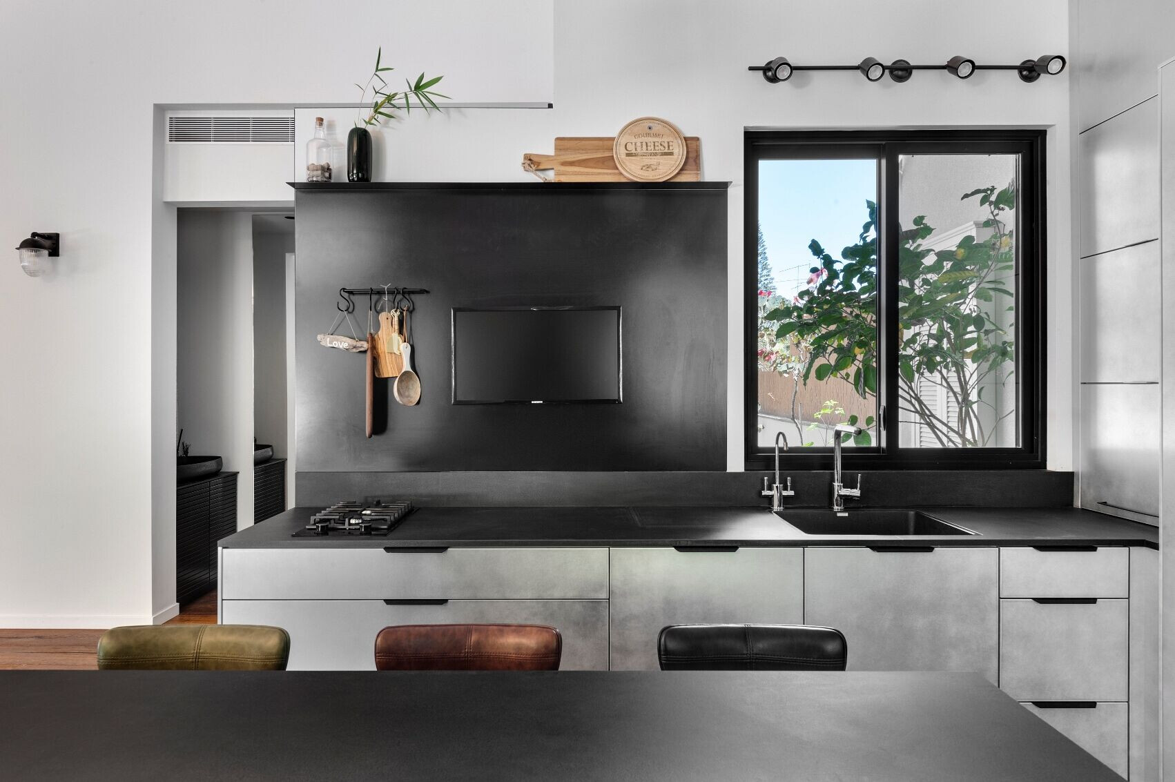 https://archello.com/story/113752/attachments/photos-videos/12 photo_credit Oded Smadar