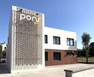 Pons Corporative kinetic facade