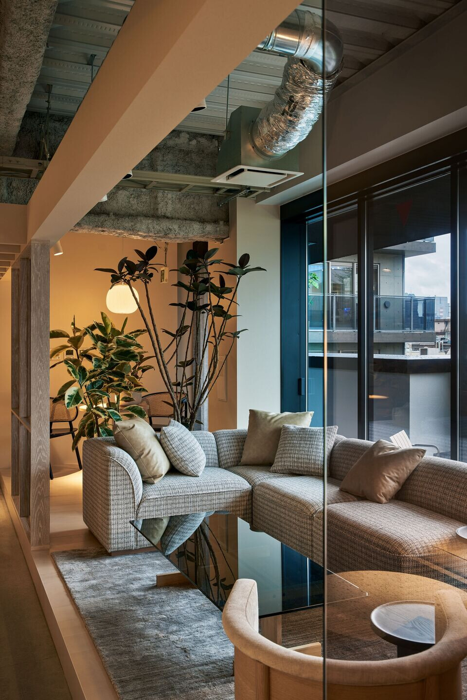 https://archello.com/story/114012/attachments/photos-videos/20 photo_credit Koji Fujii (TOREAL)