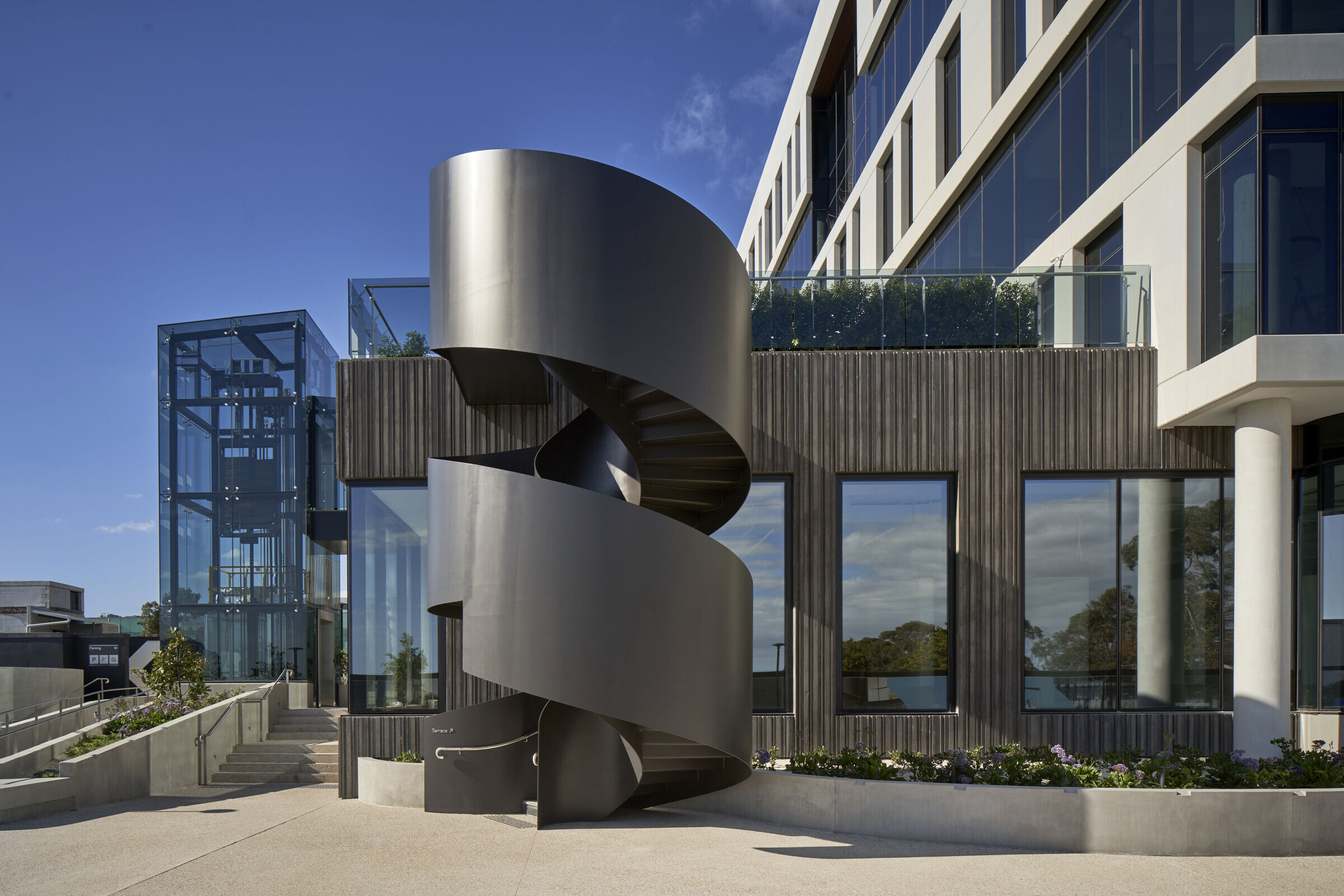 https://archello.com/story/114222/attachments/photos-videos/4 photo_credit Peter Clarke