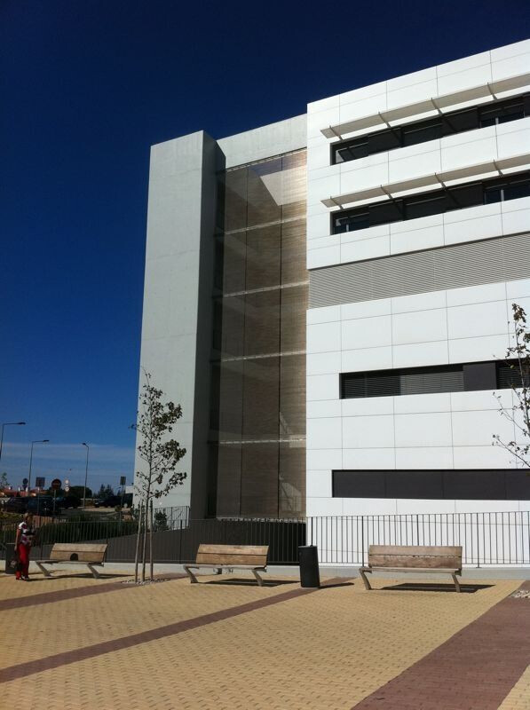 https://archello.com/story/114357/attachments/photos-videos/5 photo_credit Hospital of Cascais Dr. José de Almeida