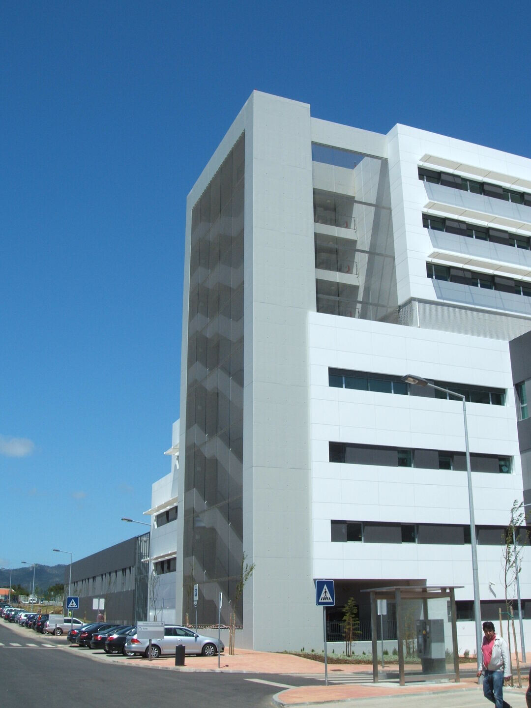 https://archello.com/story/114357/attachments/photos-videos/3 photo_credit Hospital of Cascais Dr. José de Almeida