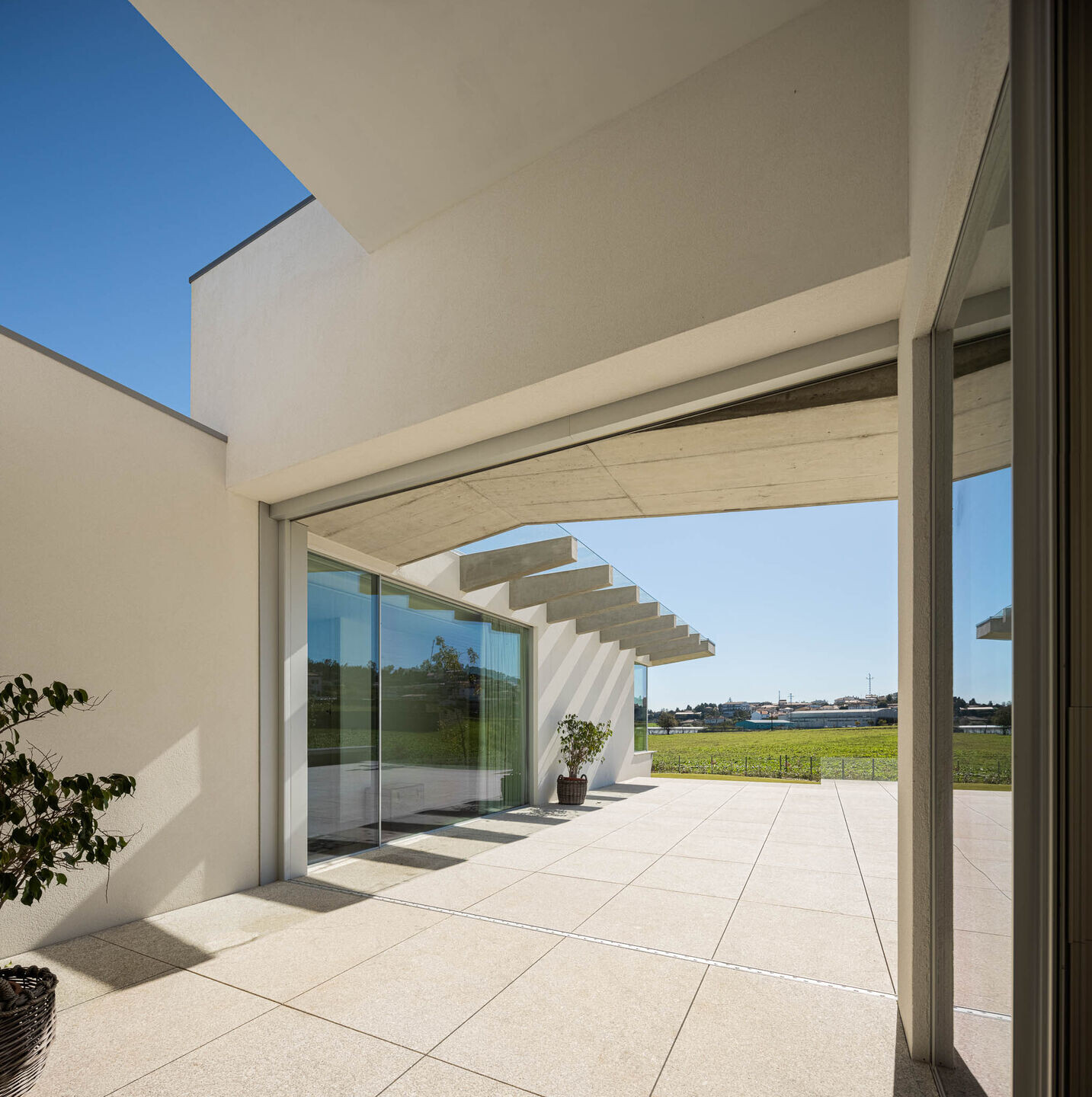 https://archello.com/story/114427/attachments/photos-videos/1 photo_credit Ivo Tavares
