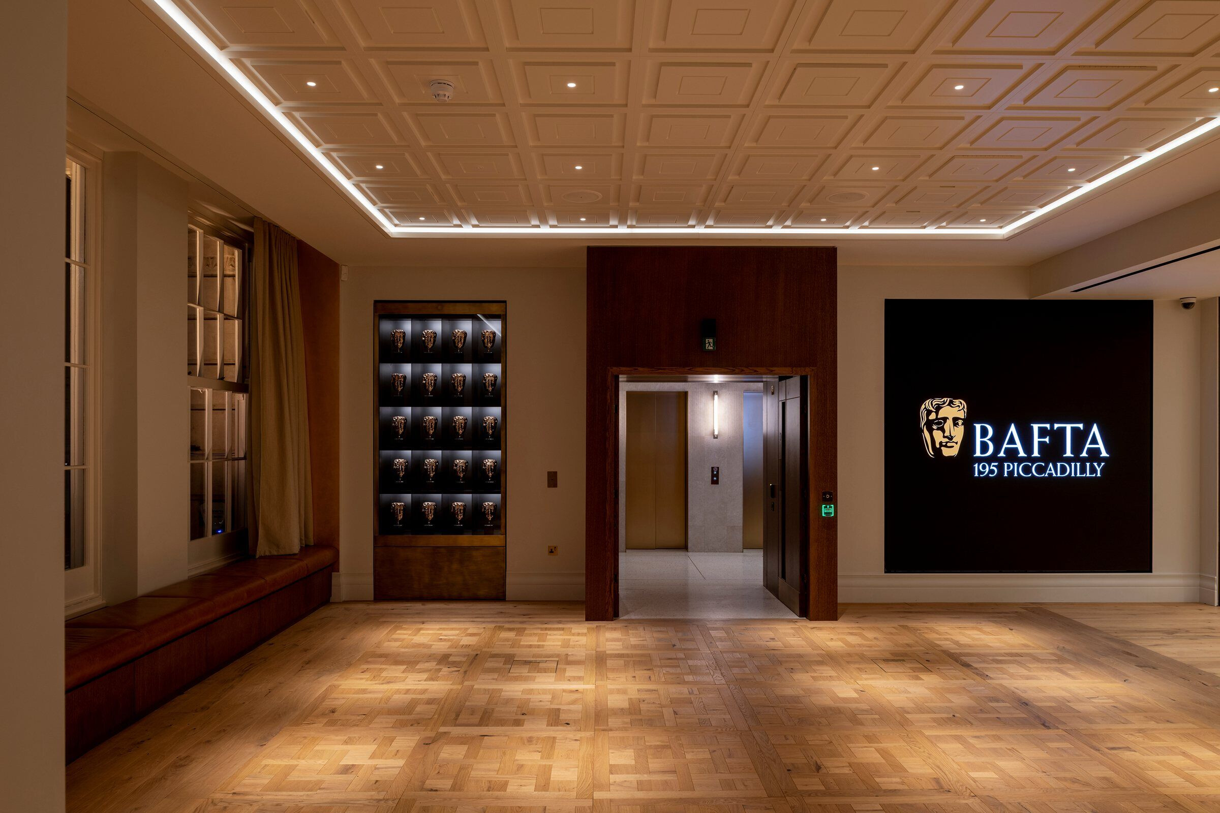 https://archello.com/story/114441/attachments/photos-videos/6 photo_credit James Newton