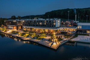Emily Resort Outdoor Lighing