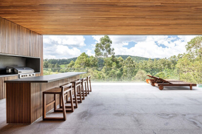 Casa Luar by Felipe Cabocio Arquitectura beautifully navigates a challenging site in Santana de Parnaiba, Brazil