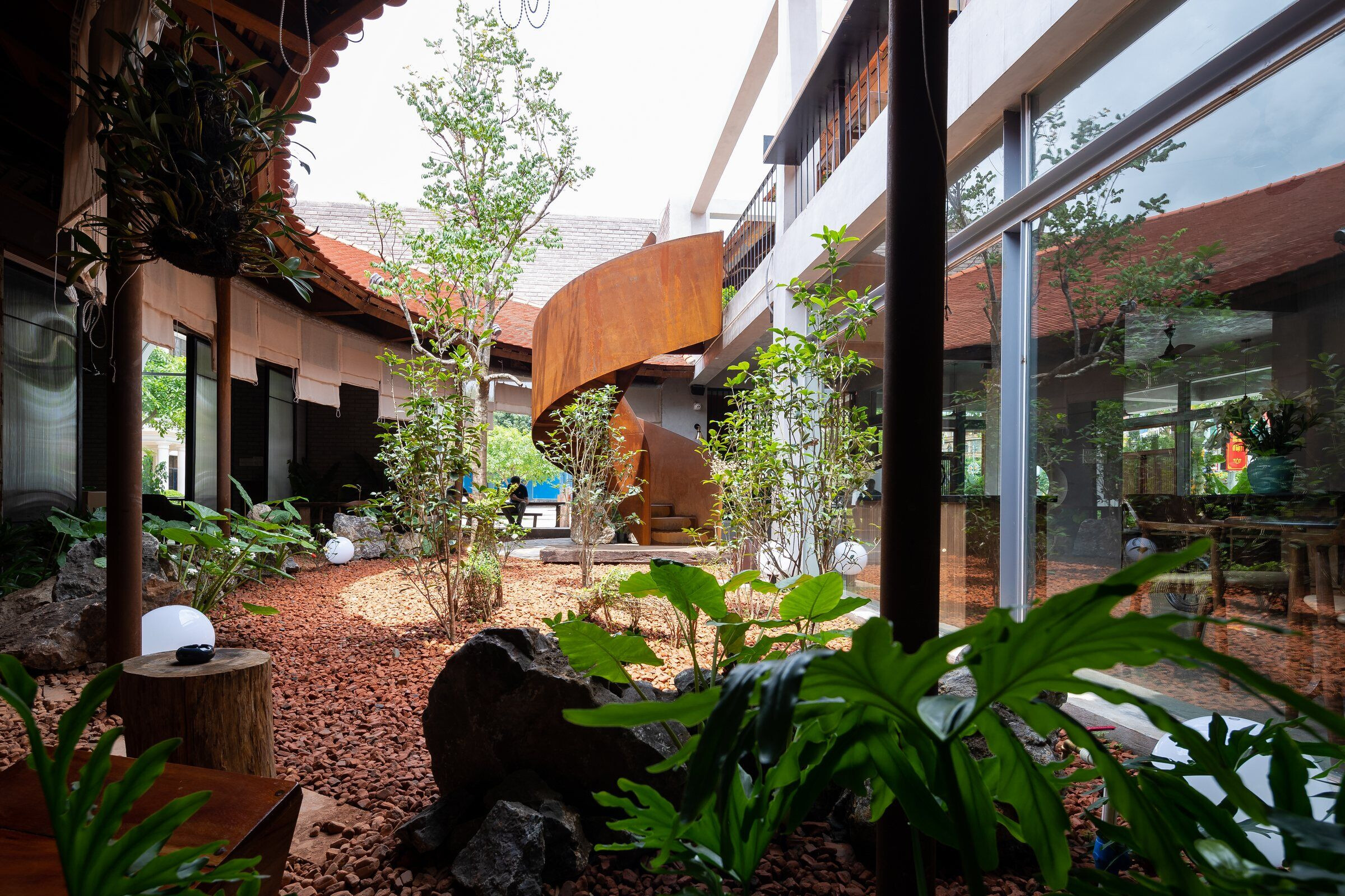 https://archello.com/story/114996/attachments/photos-videos/6 photo_credit Trieu Chien
