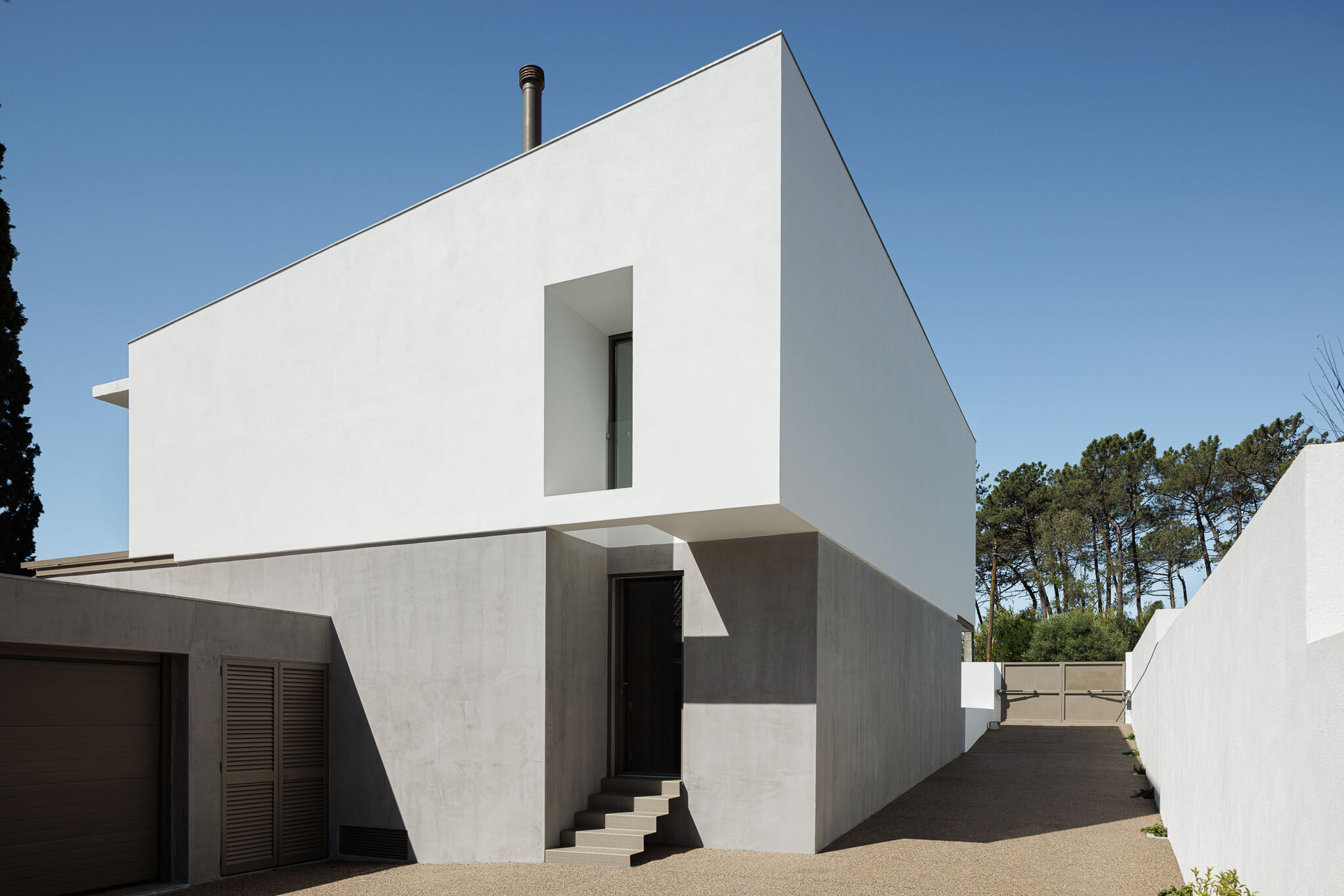 https://archello.com/story/115162/attachments/photos-videos/11 photo_credit Ivo Tavares Studio