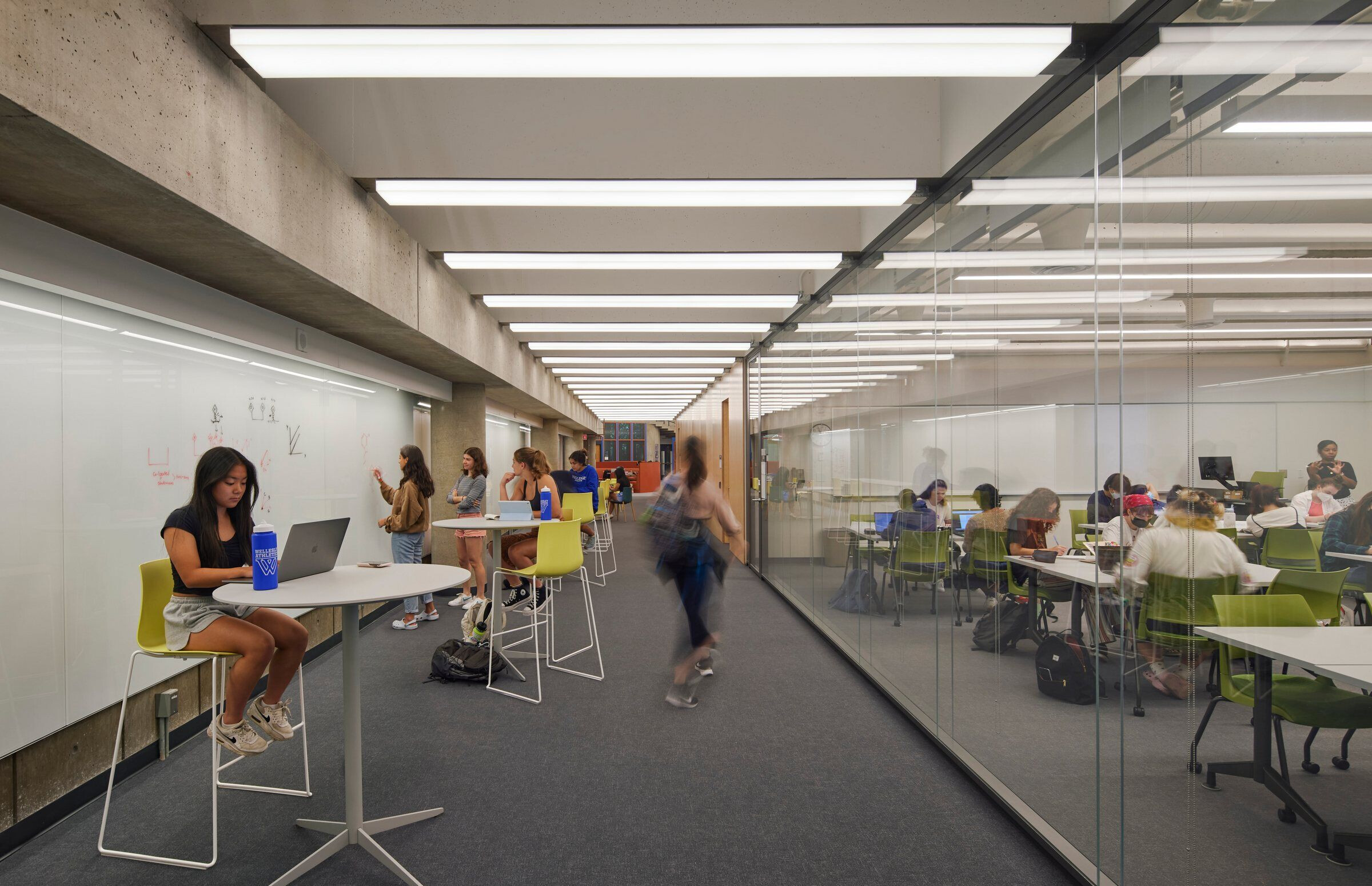 https://archello.com/story/115210/attachments/photos-videos/17 photo_credit Dave Burk © SOM