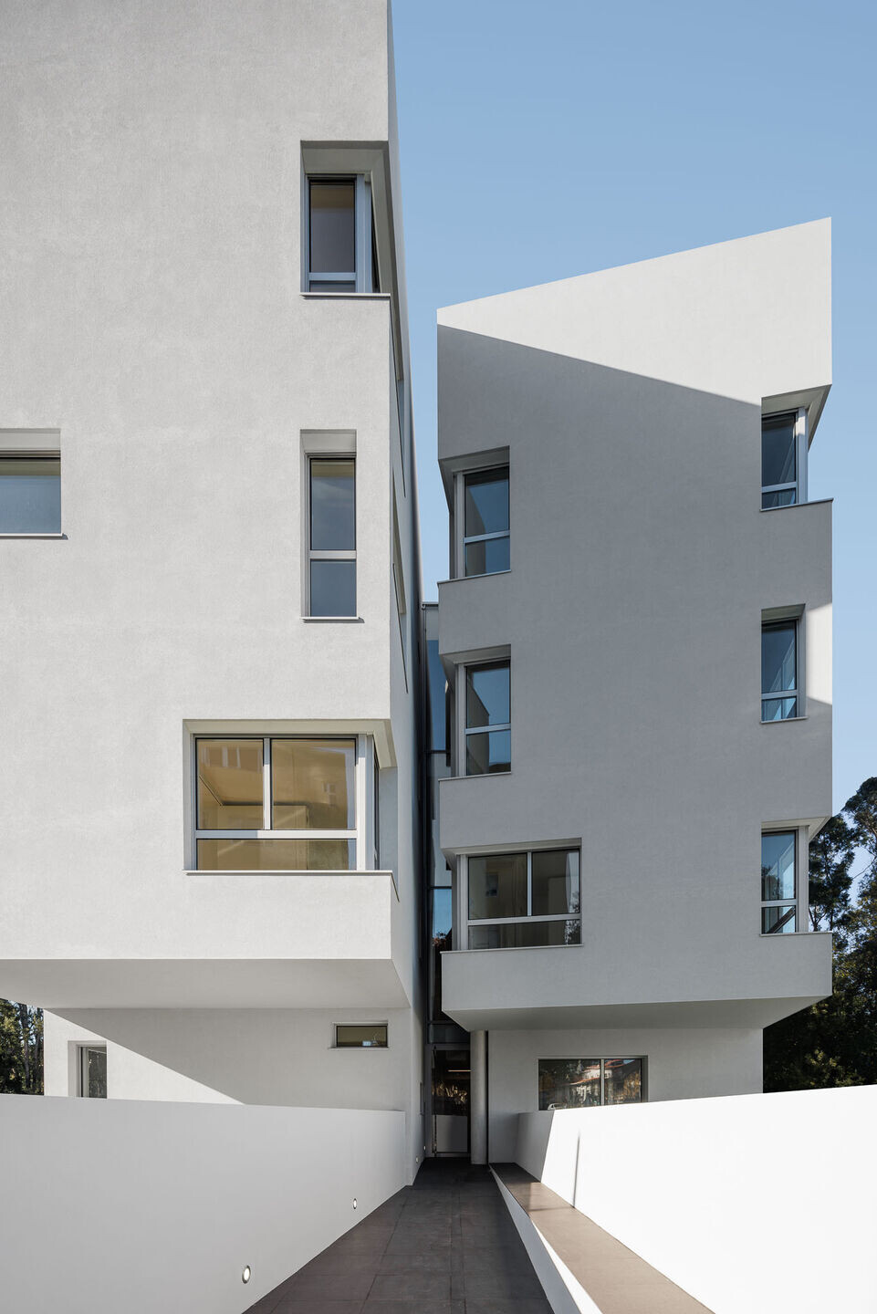 https://archello.com/story/115294/attachments/photos-videos/3 photo_credit Ivo Tavares Studio