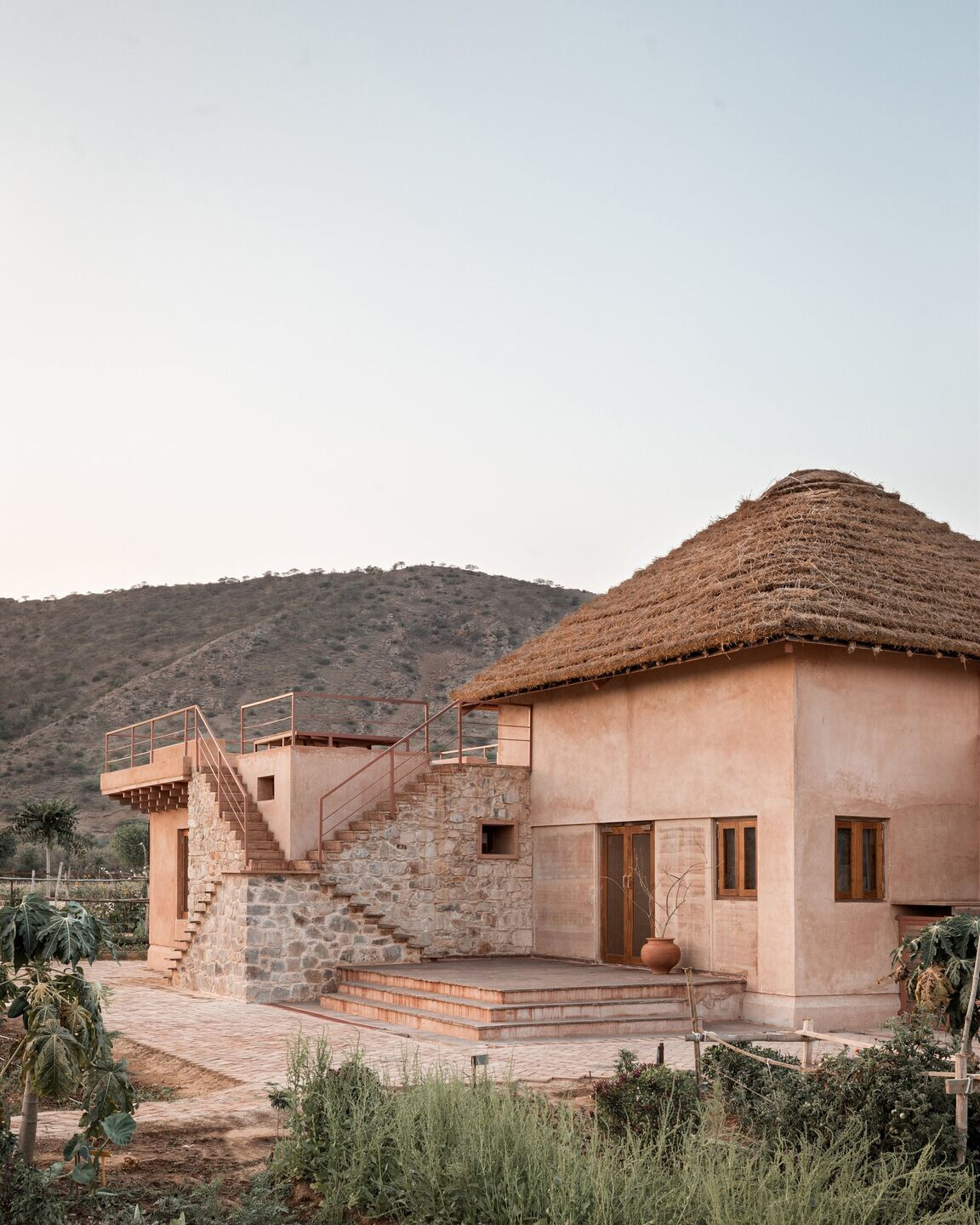 https://archello.com/story/115272/attachments/photos-videos/2 photo_credit Jeevan Jyot