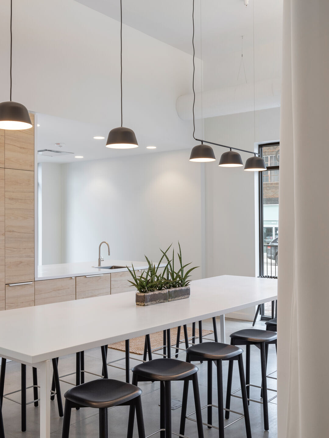 https://archello.com/story/115370/attachments/photos-videos/5 photo_credit Bob Greenspan Photography