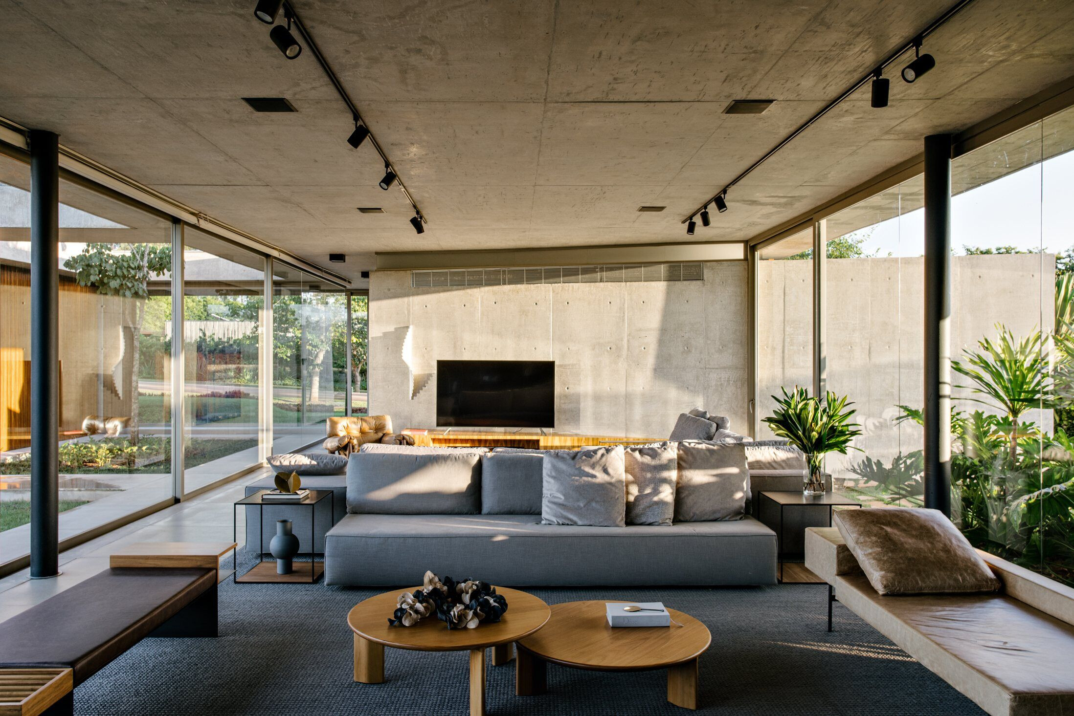 https://archello.com/story/115407/attachments/photos-videos/64 photo_credit Fran Parente
