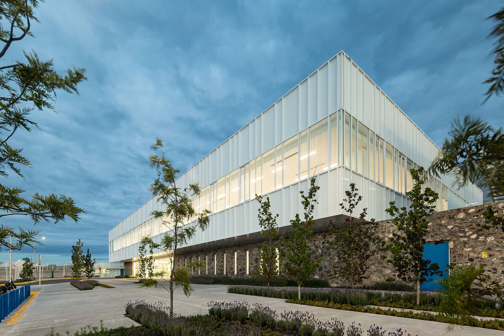 https://archello.com/story/115665/attachments/photos-videos/8 photo_credit Onnis Luque