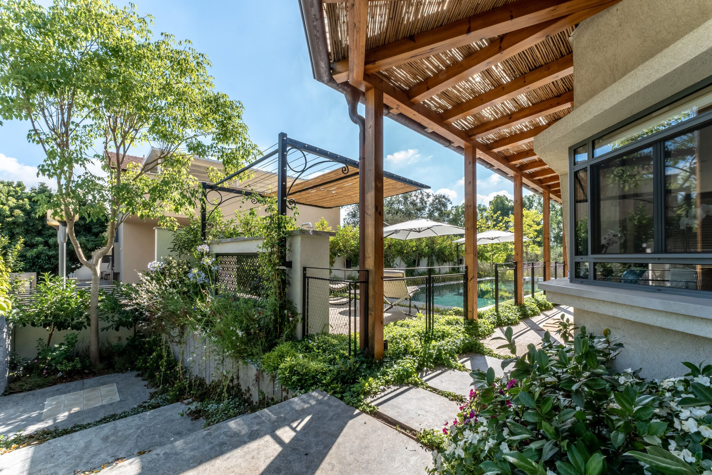 https://archello.com/story/115747/attachments/photos-videos/6 photo_credit Oren Alon