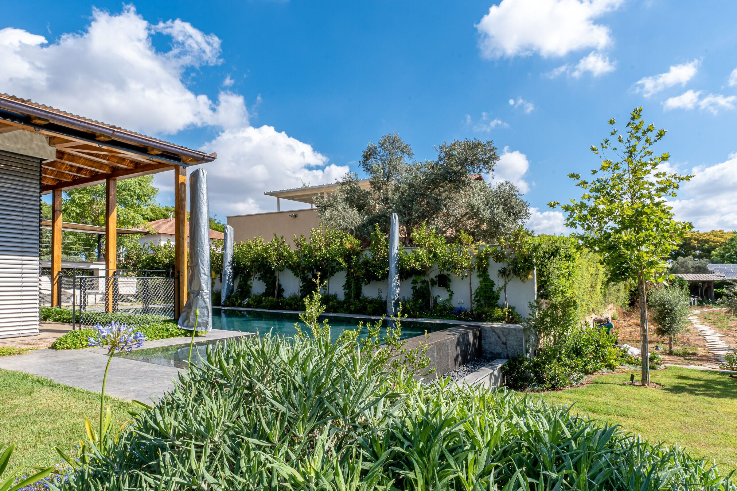 https://archello.com/story/115747/attachments/photos-videos/9 photo_credit Oren Alon