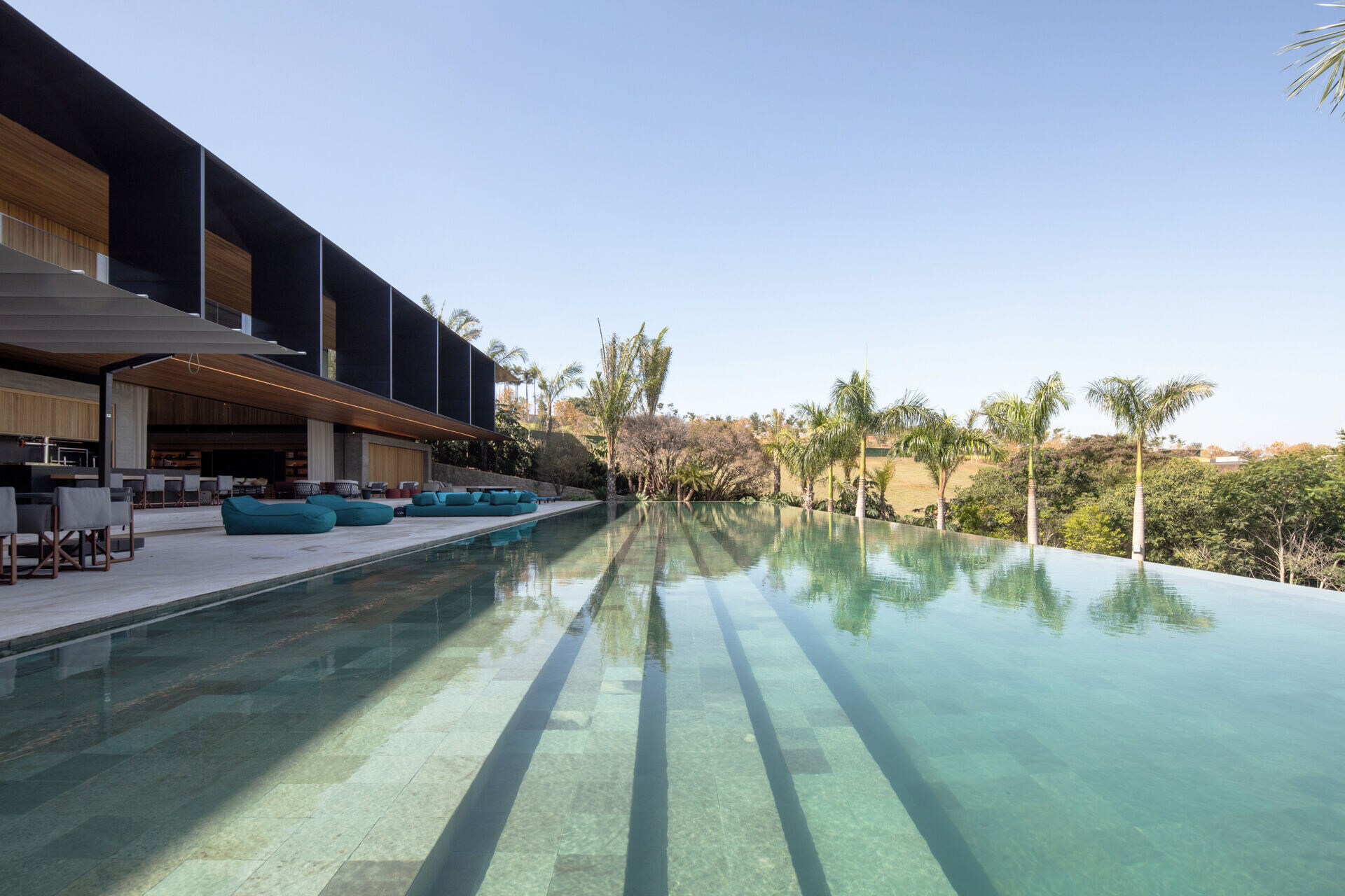 https://archello.com/story/115828/attachments/photos-videos/13 photo_credit MAÍRA ACAYABA