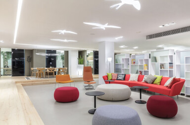10 office lounge areas with colourful sofas 10 office lounge areas with colourful sofas