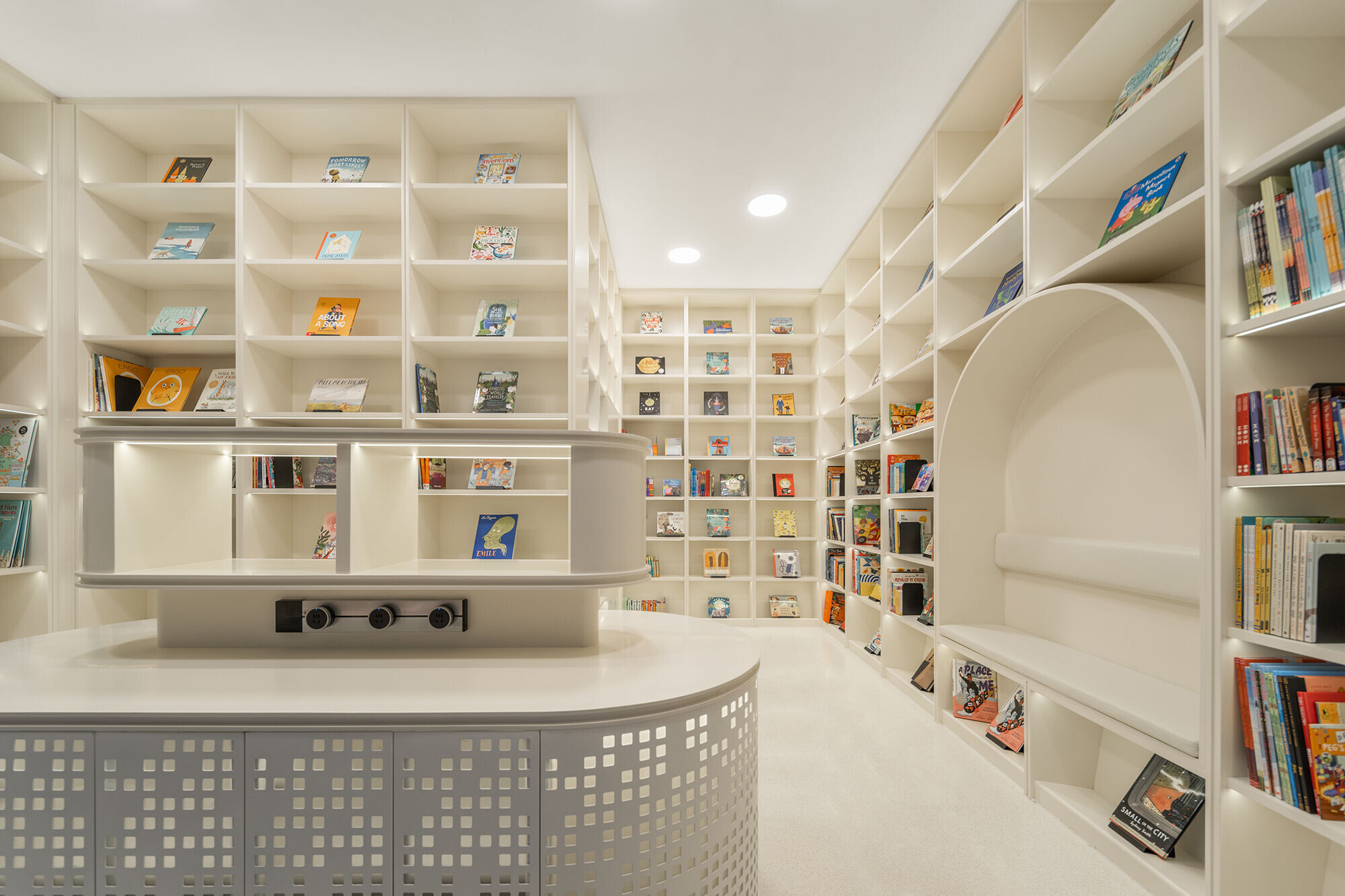https://archello.com/story/115989/attachments/photos-videos/34 photo_credit CreatAR Images