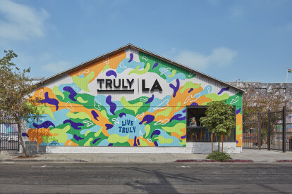 Bergmeyer unveil a brick-and-mortar tasting room with a modern boho vibe for Truly Hard Seltzer brand in Los Angeles