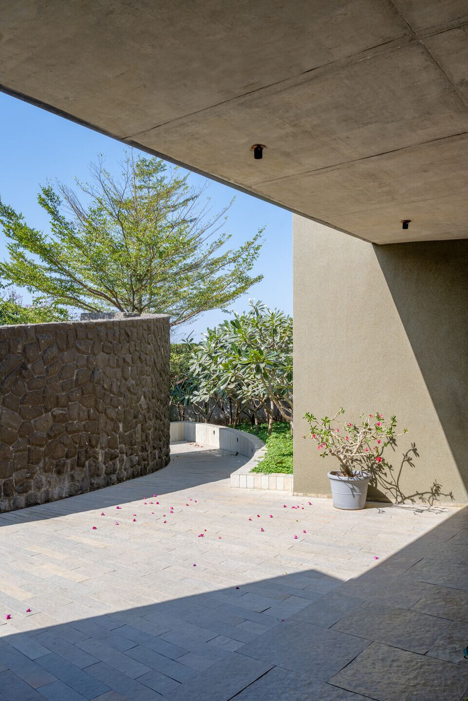https://archello.com/story/116470/attachments/photos-videos/27 photo_credit Vinay Panjwani