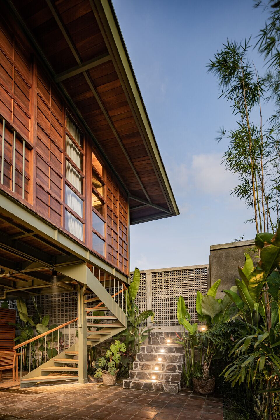 https://archello.com/story/116781/attachments/photos-videos/26 photo_credit Indra Wiras