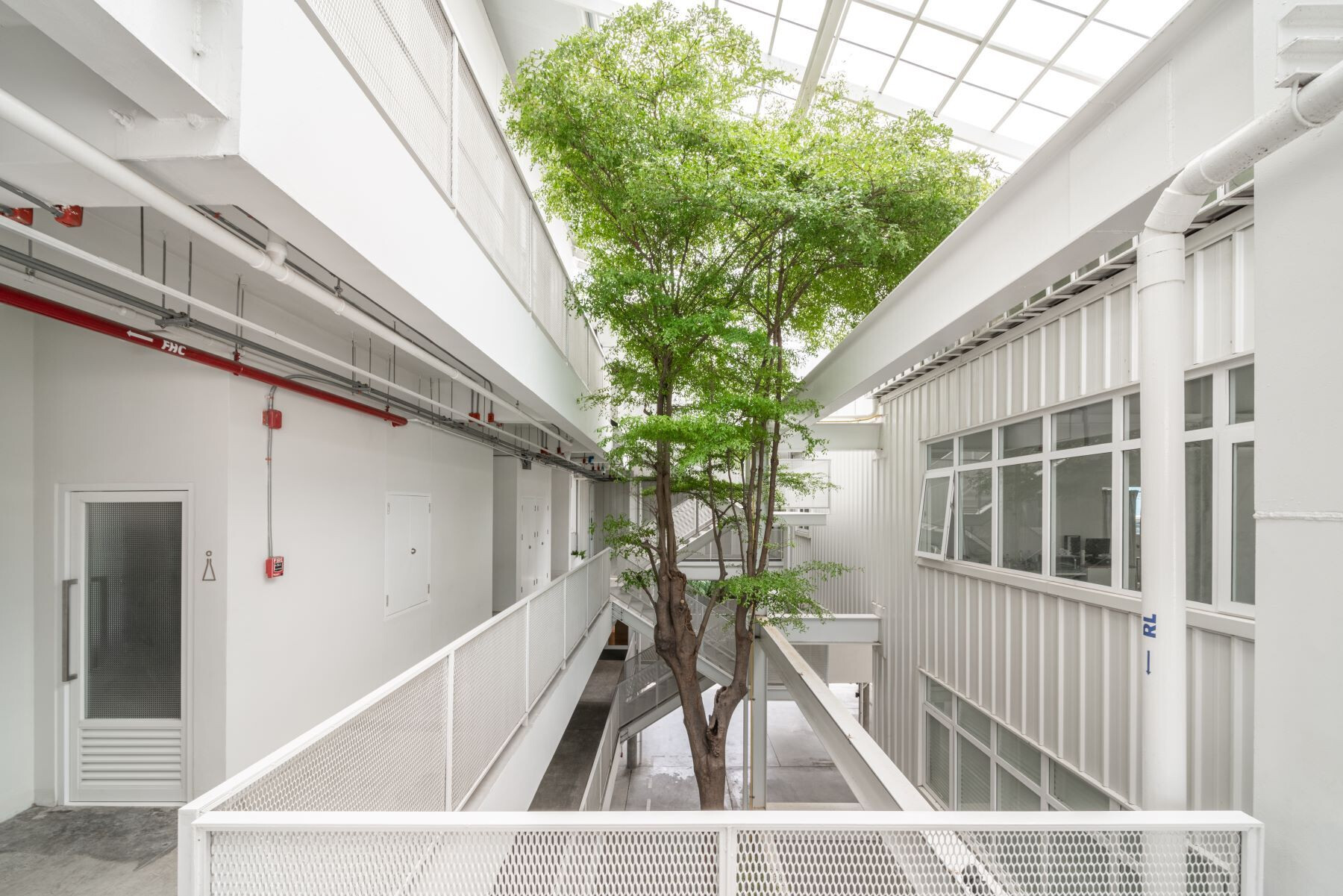 https://archello.com/story/116796/attachments/photos-videos/8 photo_credit DOF Sky Ground