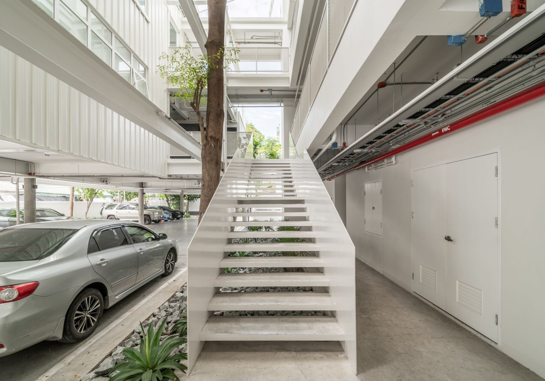 https://archello.com/story/116796/attachments/photos-videos/14 photo_credit DOF Sky Ground