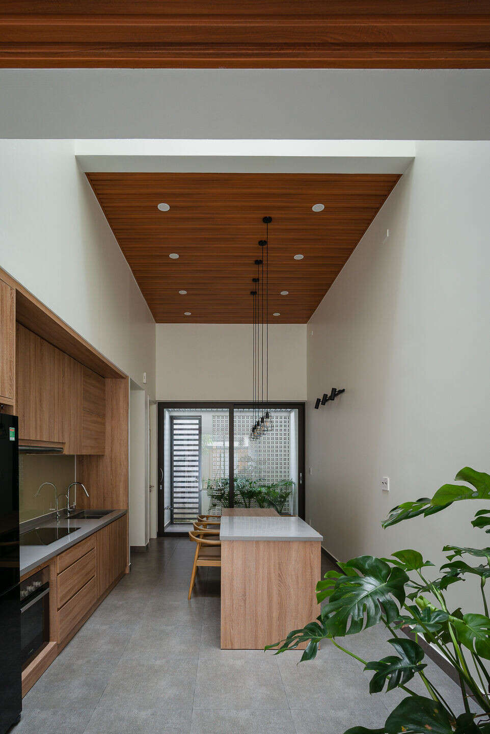 https://archello.com/story/117020/attachments/photos-videos/11 photo_credit Quang Tran