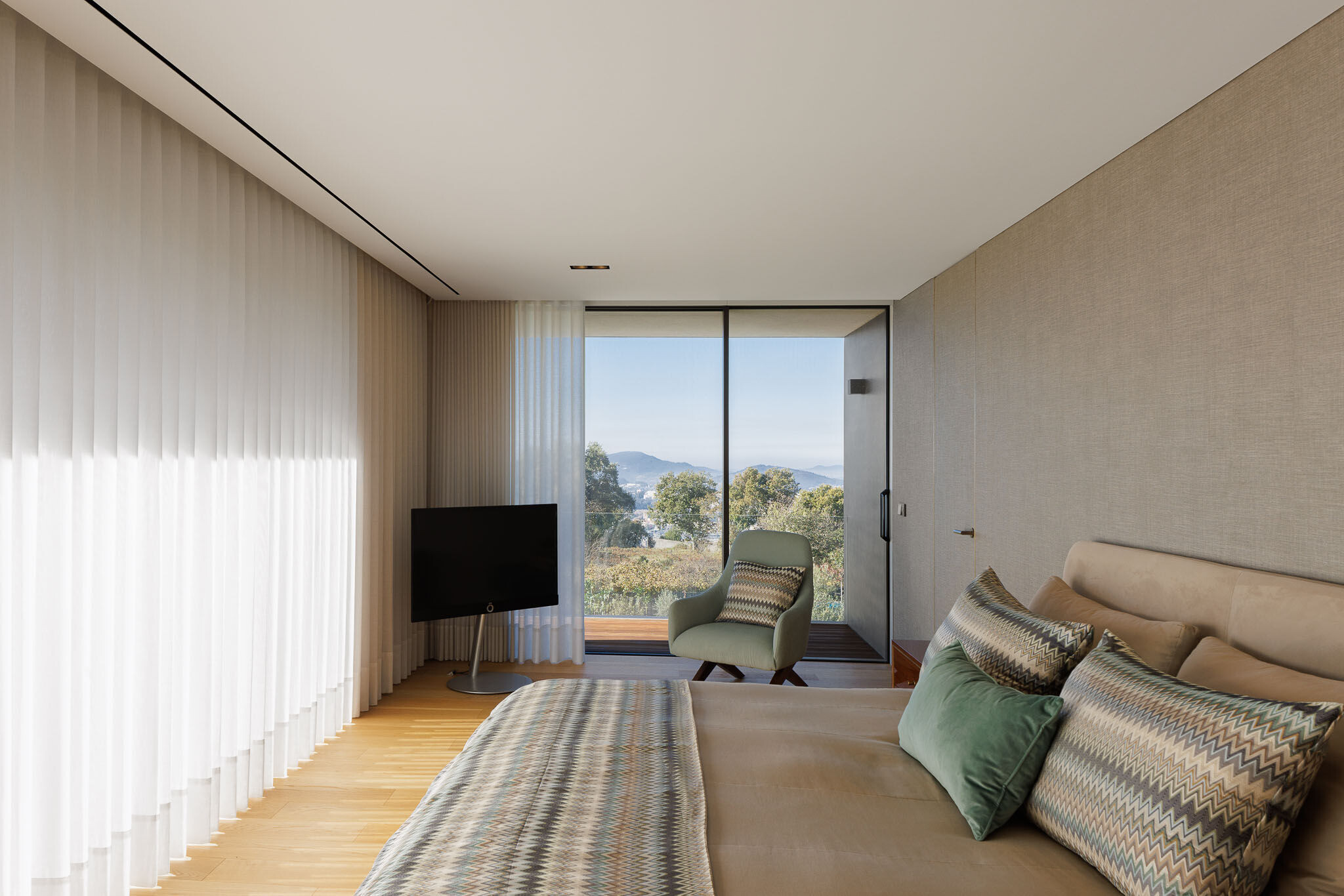 https://archello.com/story/117011/attachments/photos-videos/7 photo_credit Ivo Tavares Studio